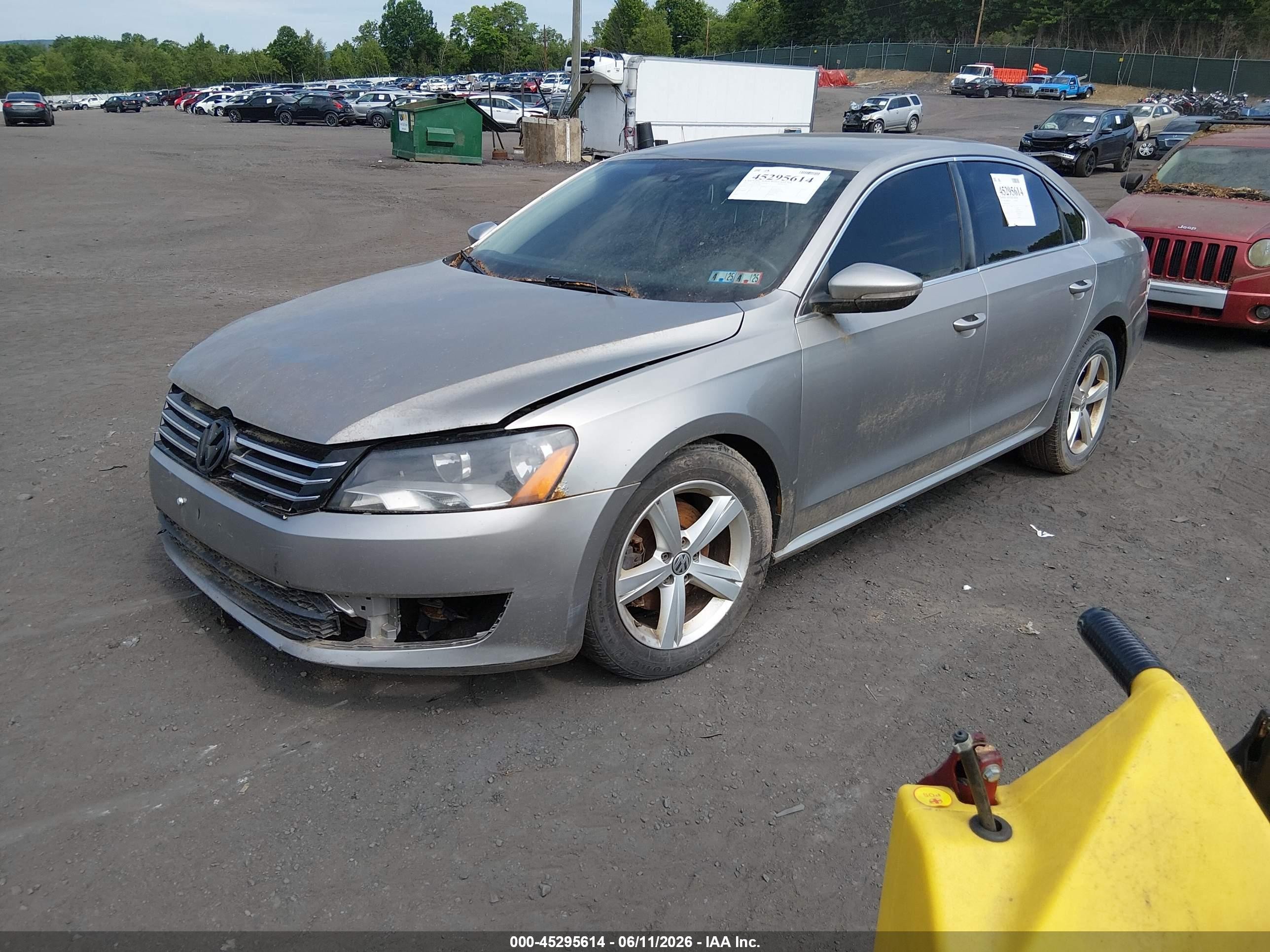 2012 Volkswagen Passat 2.5l Se Серебряный vin: 1VWBP7A33CC003237