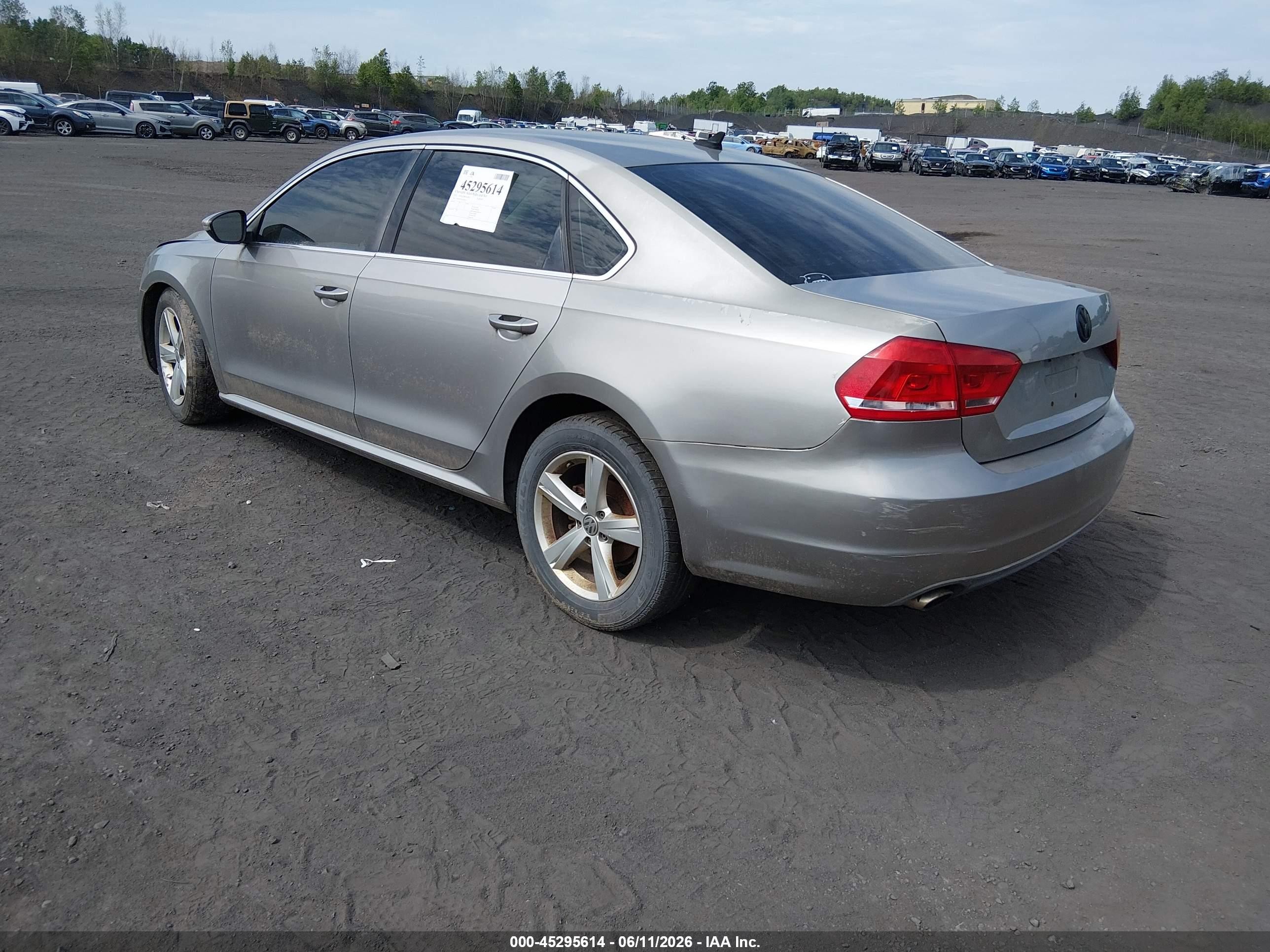 2012 Volkswagen Passat 2.5l Se Серебряный vin: 1VWBP7A33CC003237