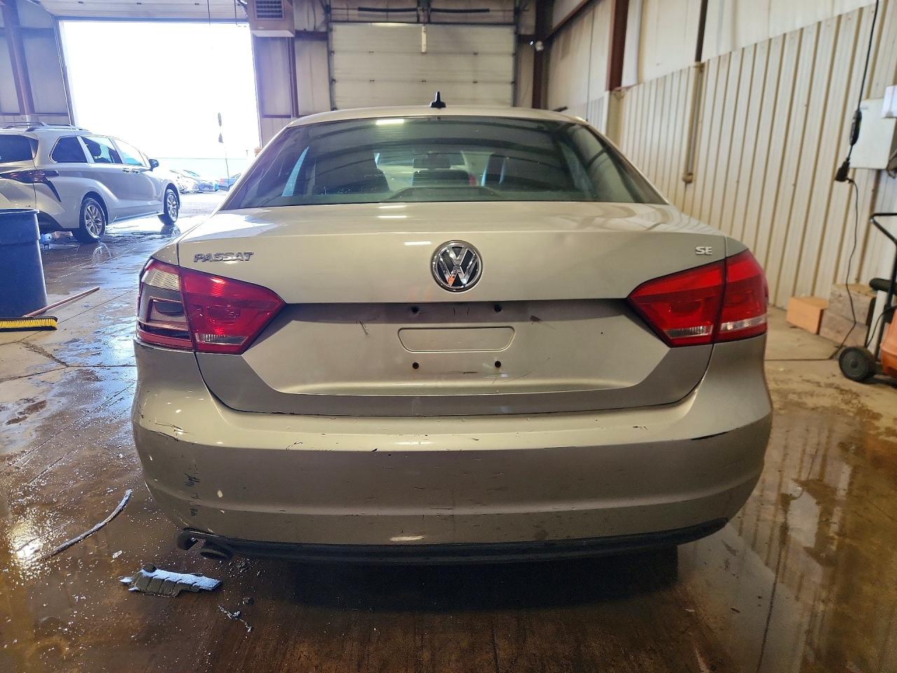 2012 Volkswagen Passat Se Gray vin: 1VWBP7A33CC014125