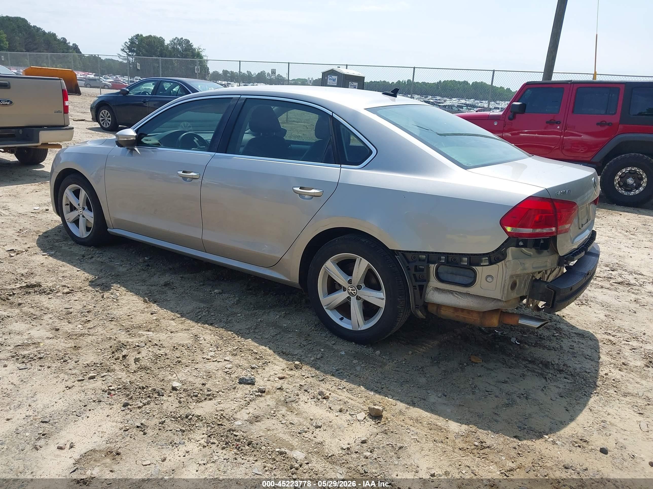 2012 Volkswagen Passat 2.5l Se Silver vin: 1VWBP7A33CC015890