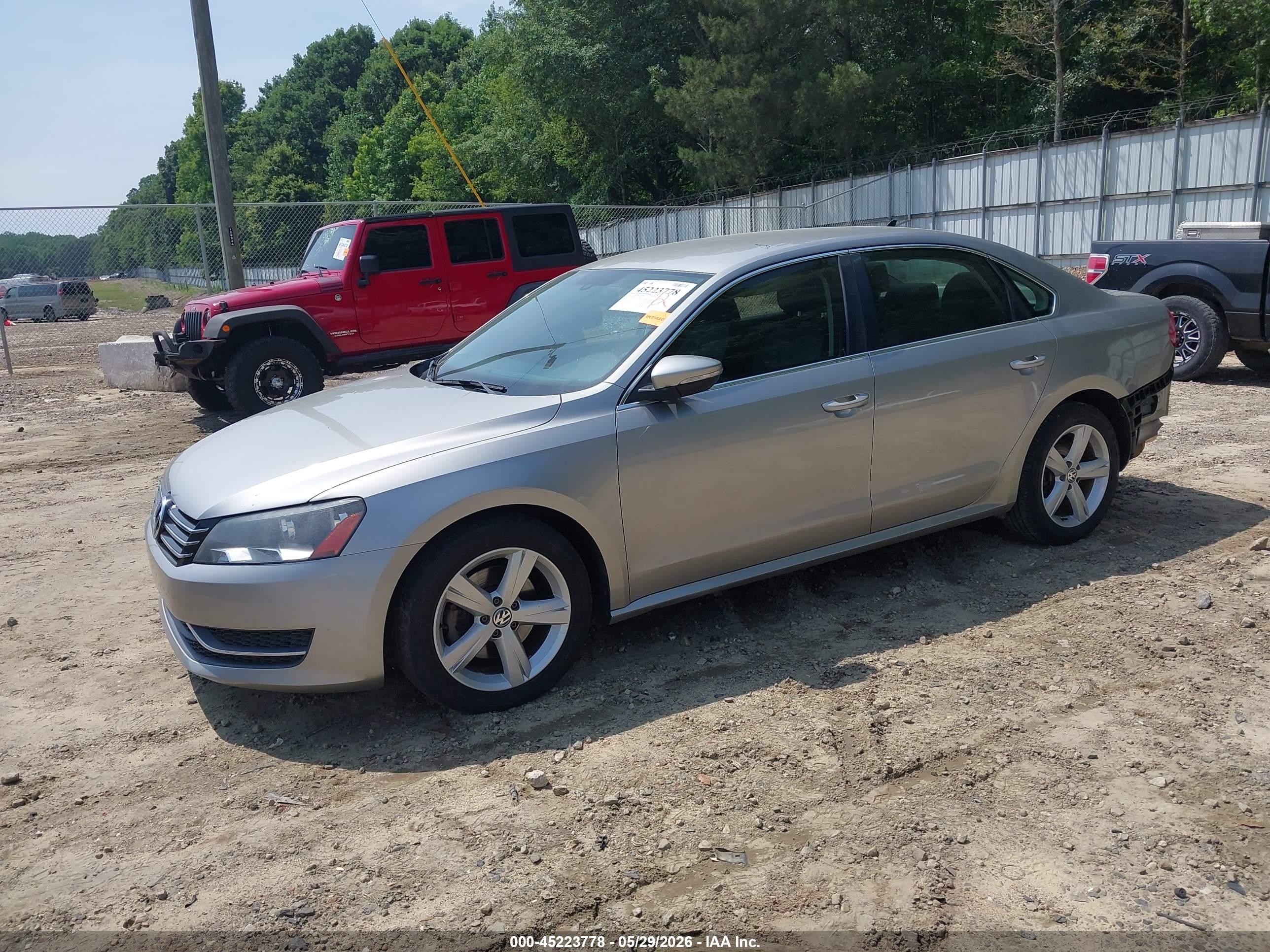 2012 Volkswagen Passat 2.5l Se Silver vin: 1VWBP7A33CC015890