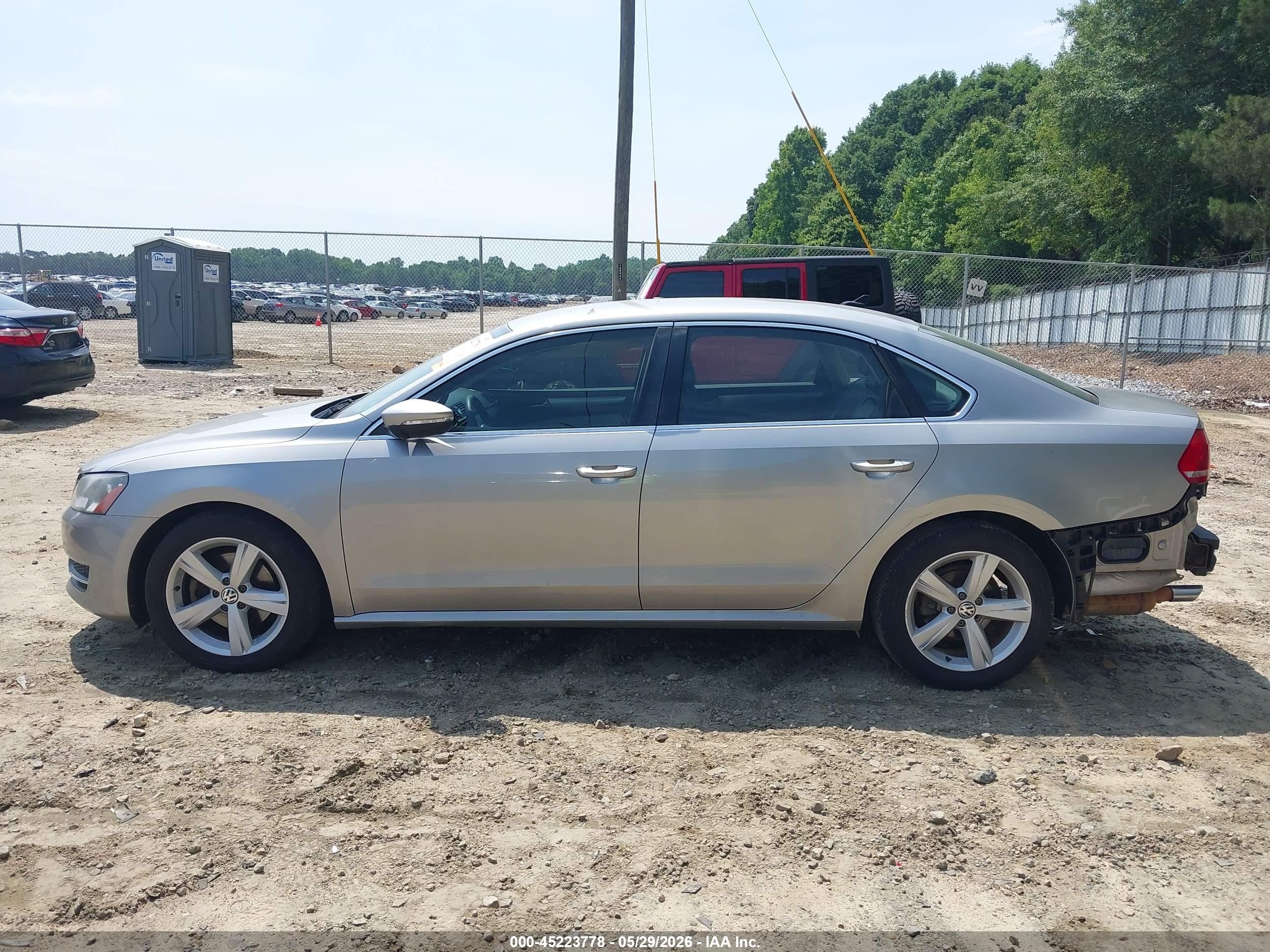 2012 Volkswagen Passat 2.5l Se Silver vin: 1VWBP7A33CC015890