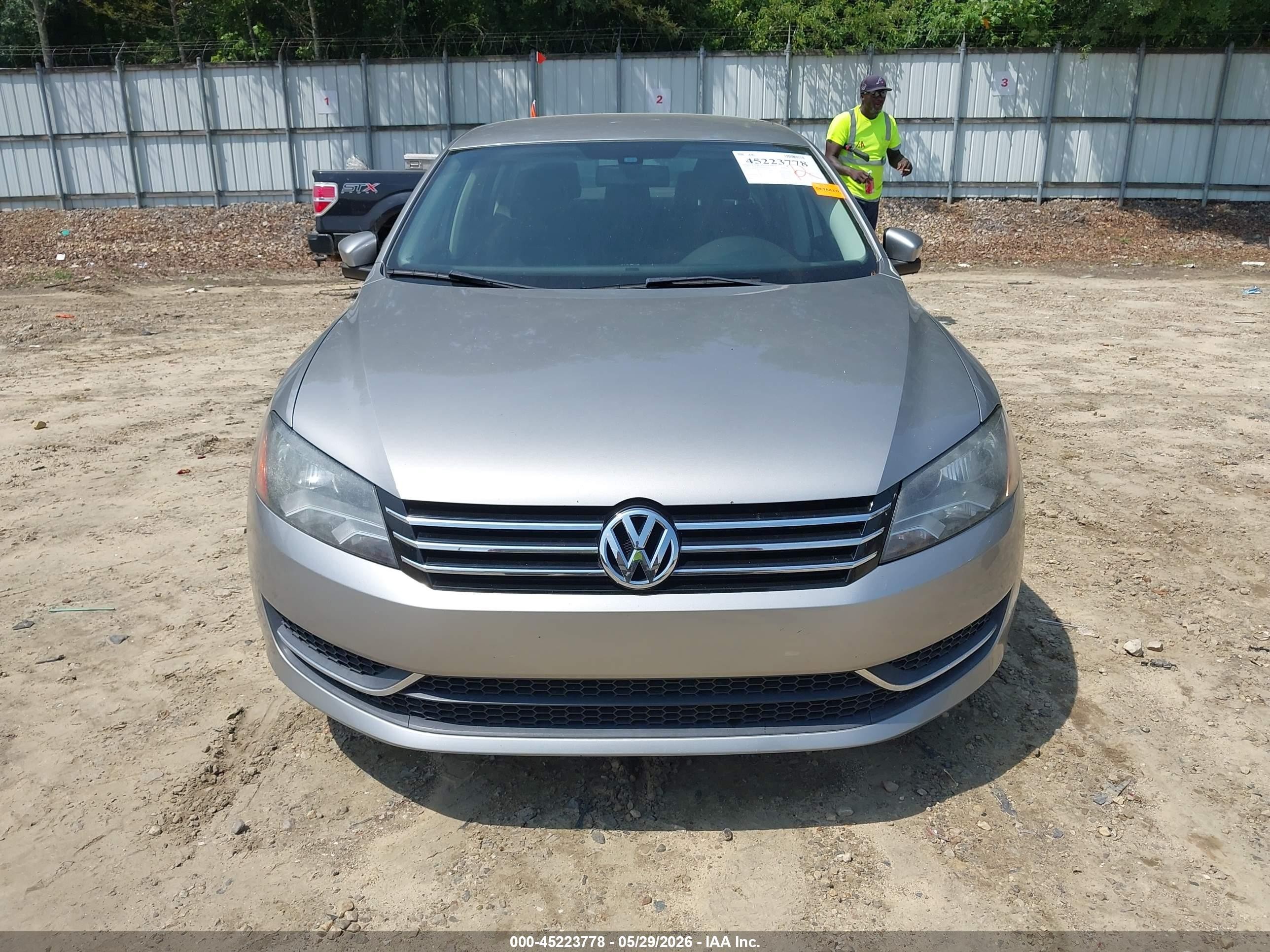 2012 Volkswagen Passat 2.5l Se Silver vin: 1VWBP7A33CC015890