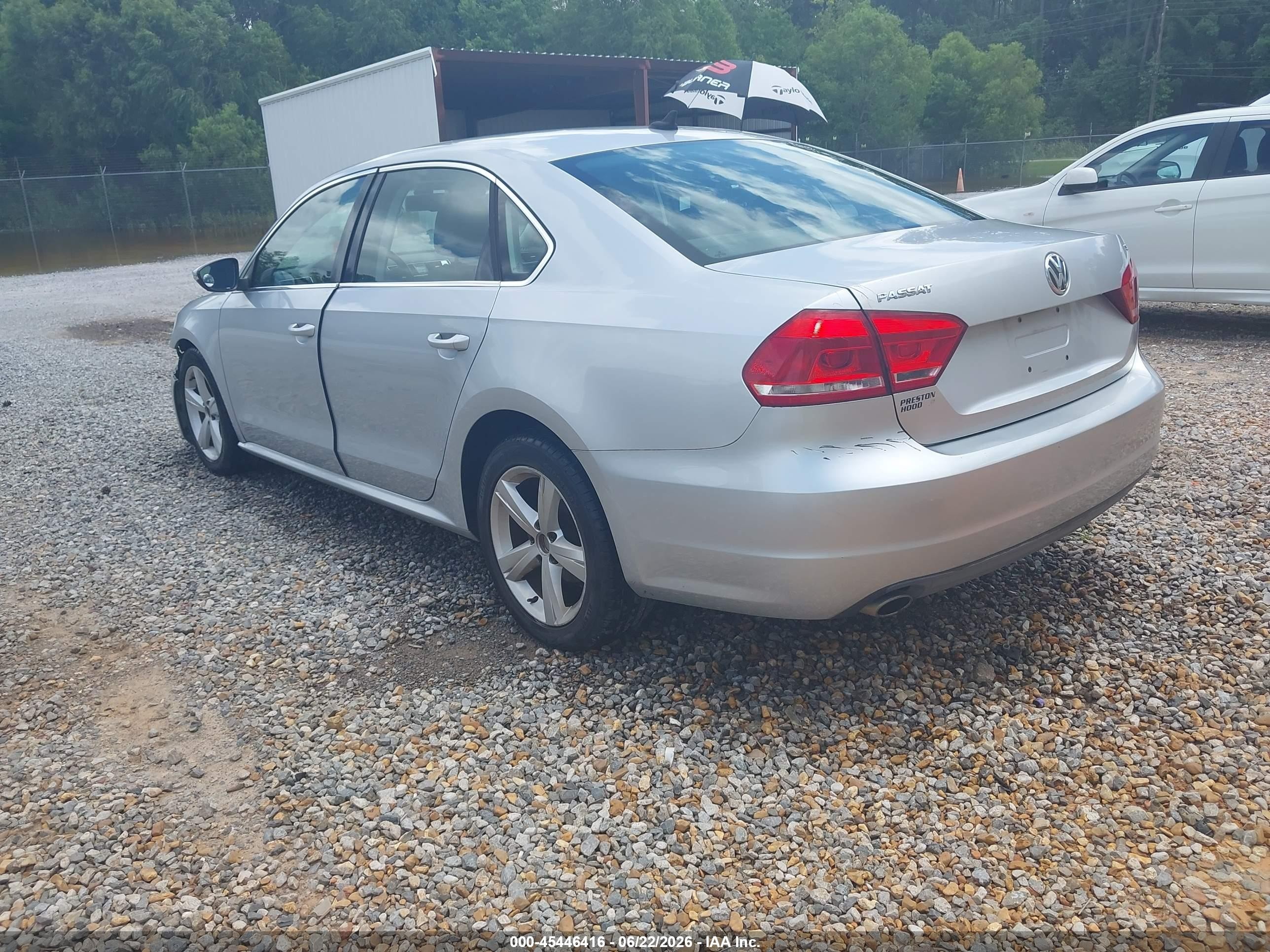 2012 Volkswagen Passat 2.5l Se Silver vin: 1VWBP7A33CC023570