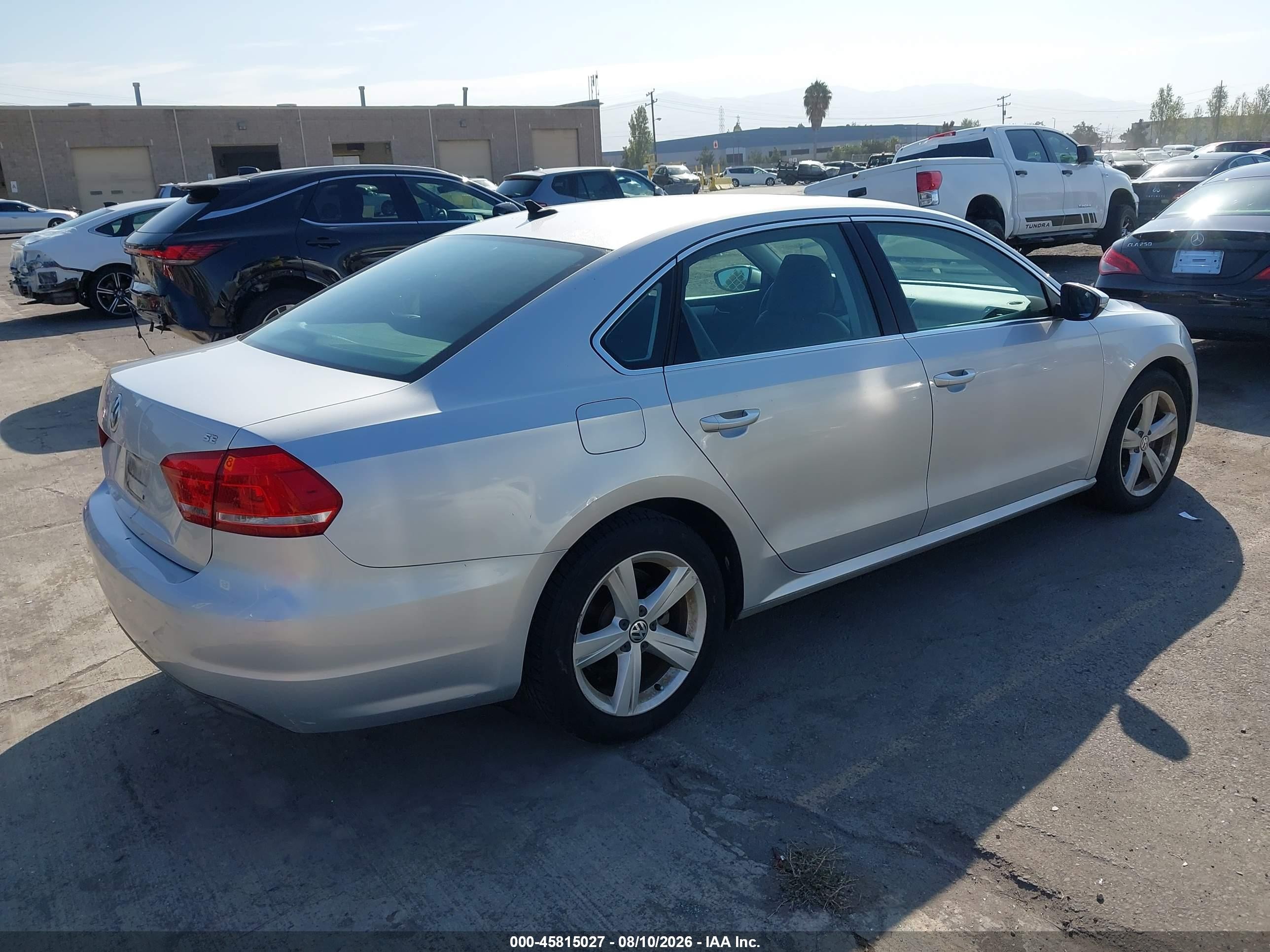 2012 Volkswagen Passat 2.5l Se Silver vin: 1VWBP7A33CC066869