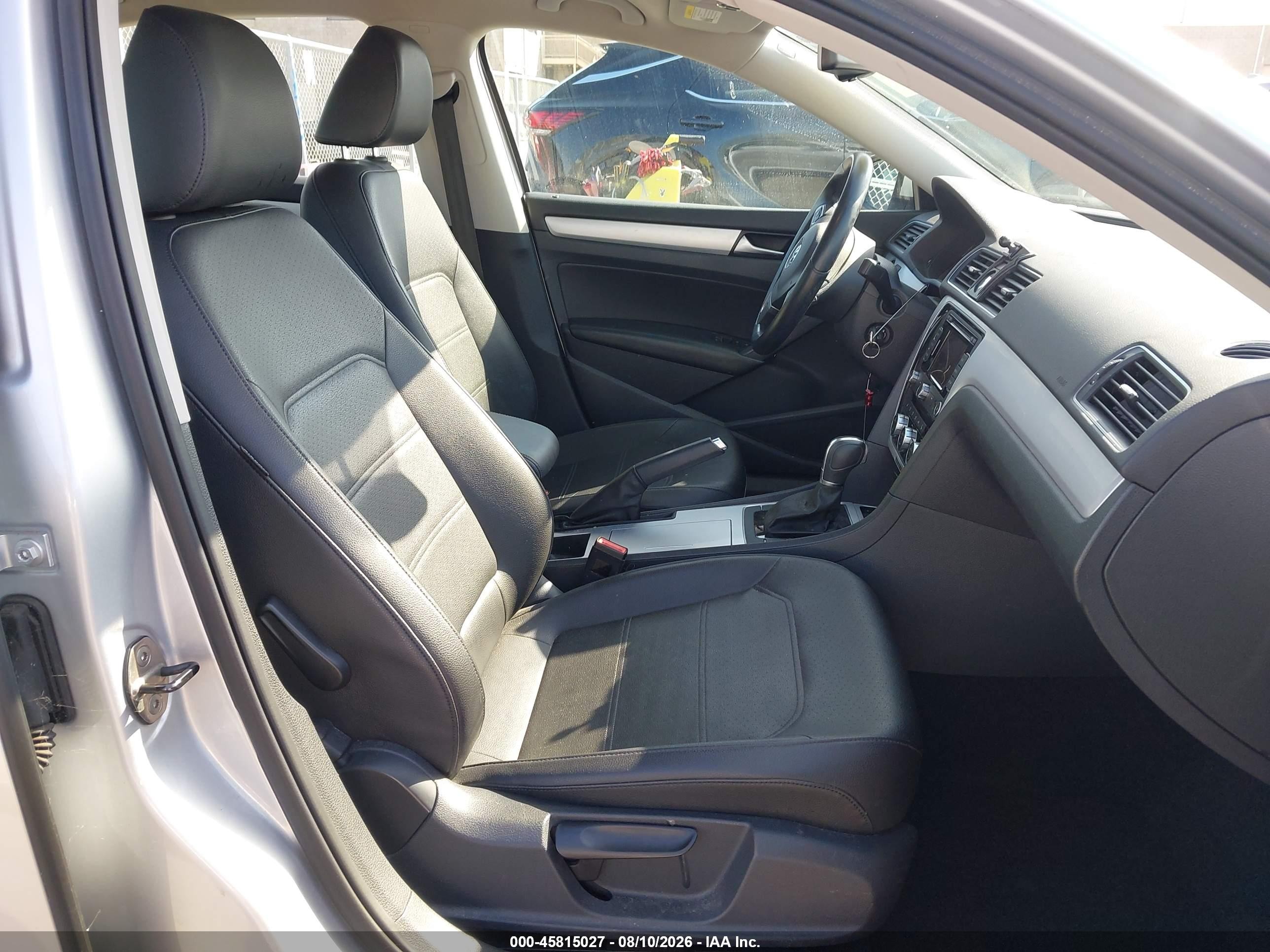 2012 Volkswagen Passat 2.5l Se Silver vin: 1VWBP7A33CC066869