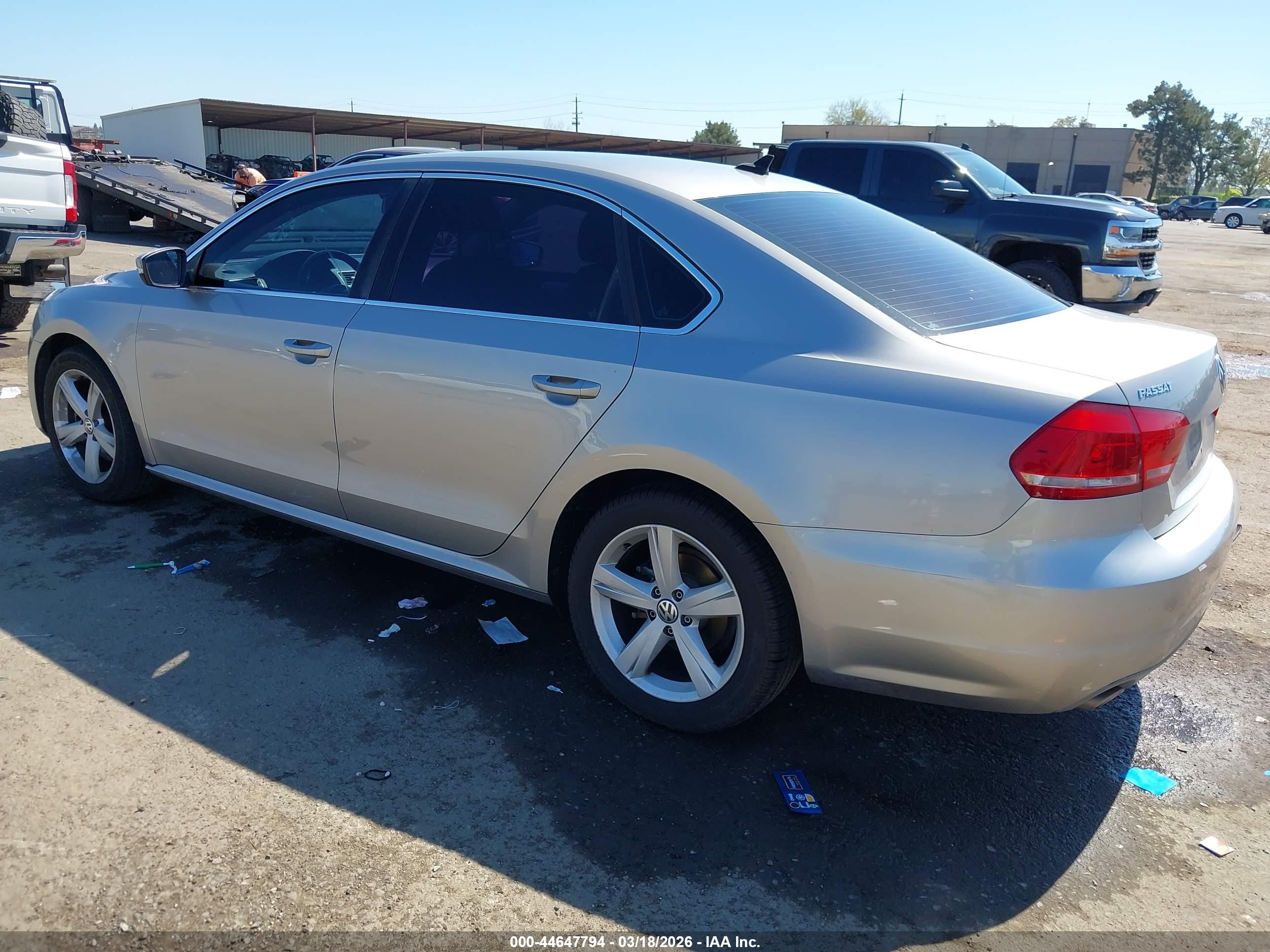 2012 Volkswagen Passat 2.5l Se Silver vin: 1VWBP7A33CC076978