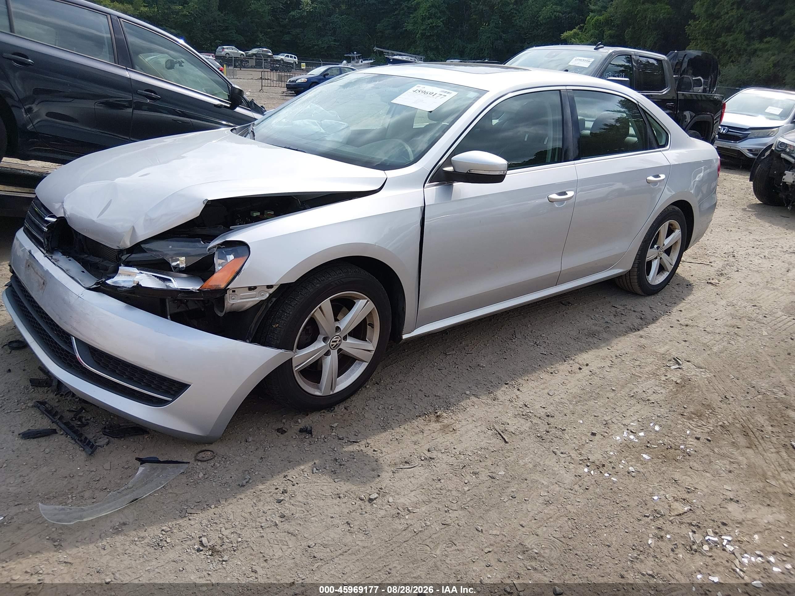 2012 Volkswagen Passat 2.5l Se Silver vin: 1VWBP7A33CC079394
