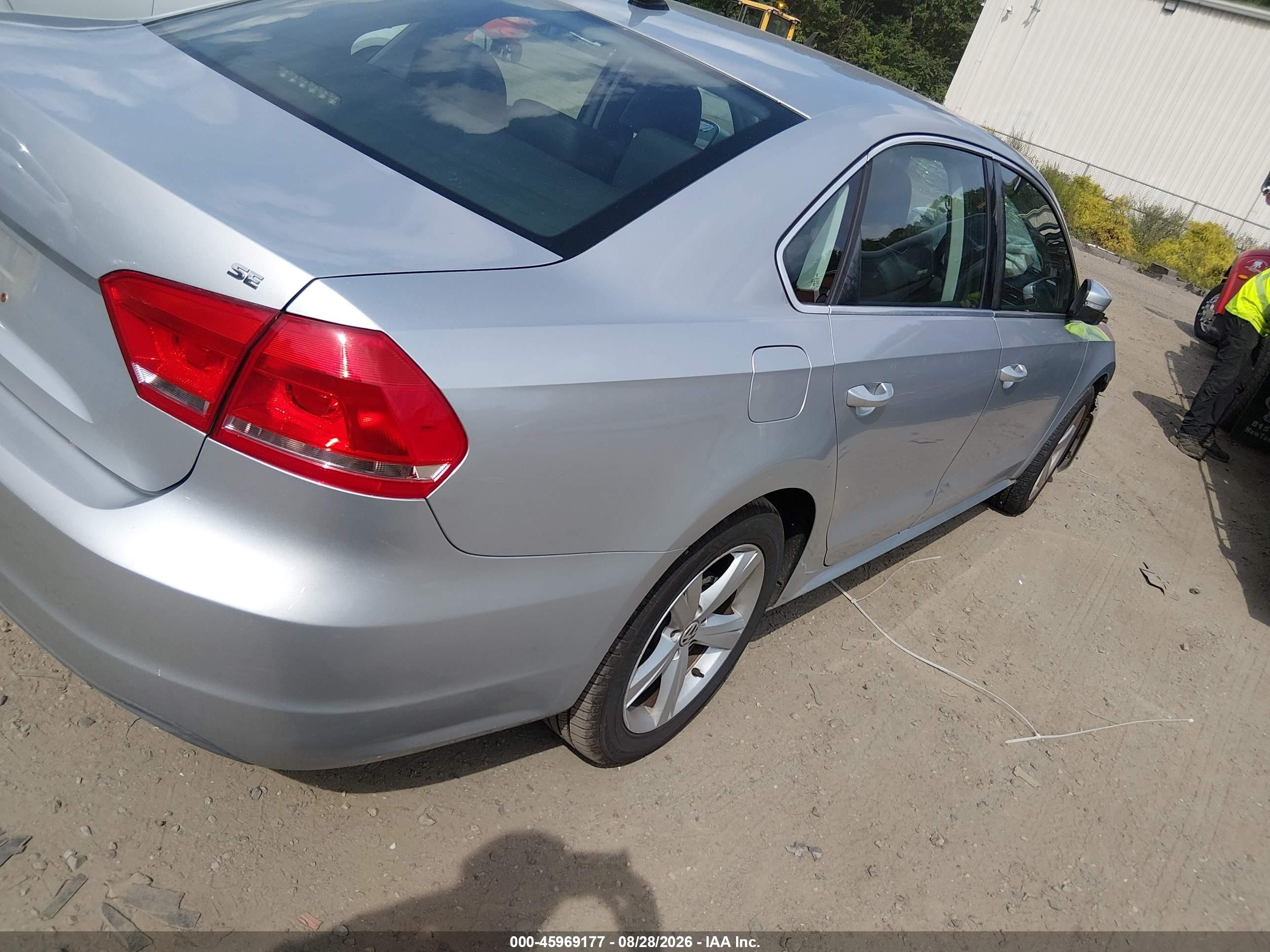 2012 Volkswagen Passat 2.5l Se Silver vin: 1VWBP7A33CC079394
