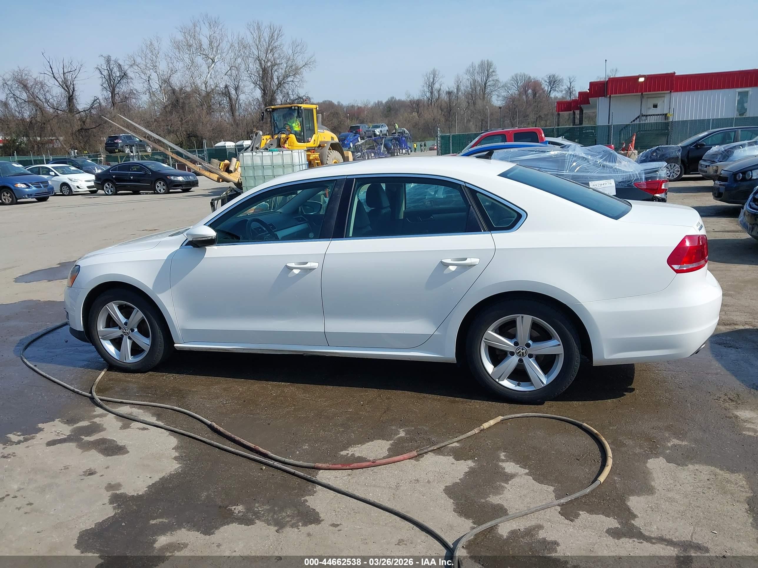 2012 Volkswagen Passat 2.5l Se White vin: 1VWBP7A33CC082344