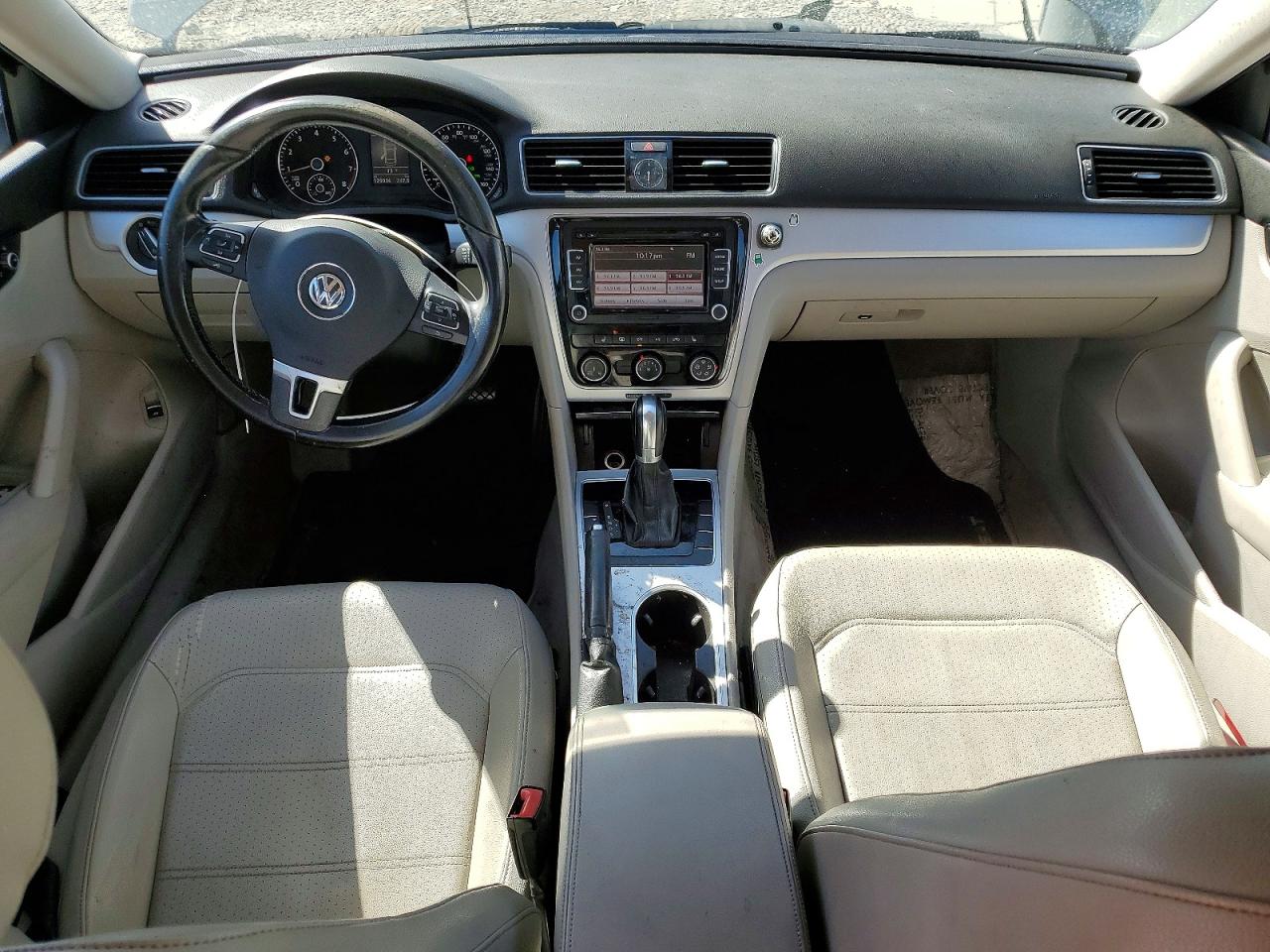 2013 Volkswagen Passat Se Gray vin: 1VWBP7A33DC014398