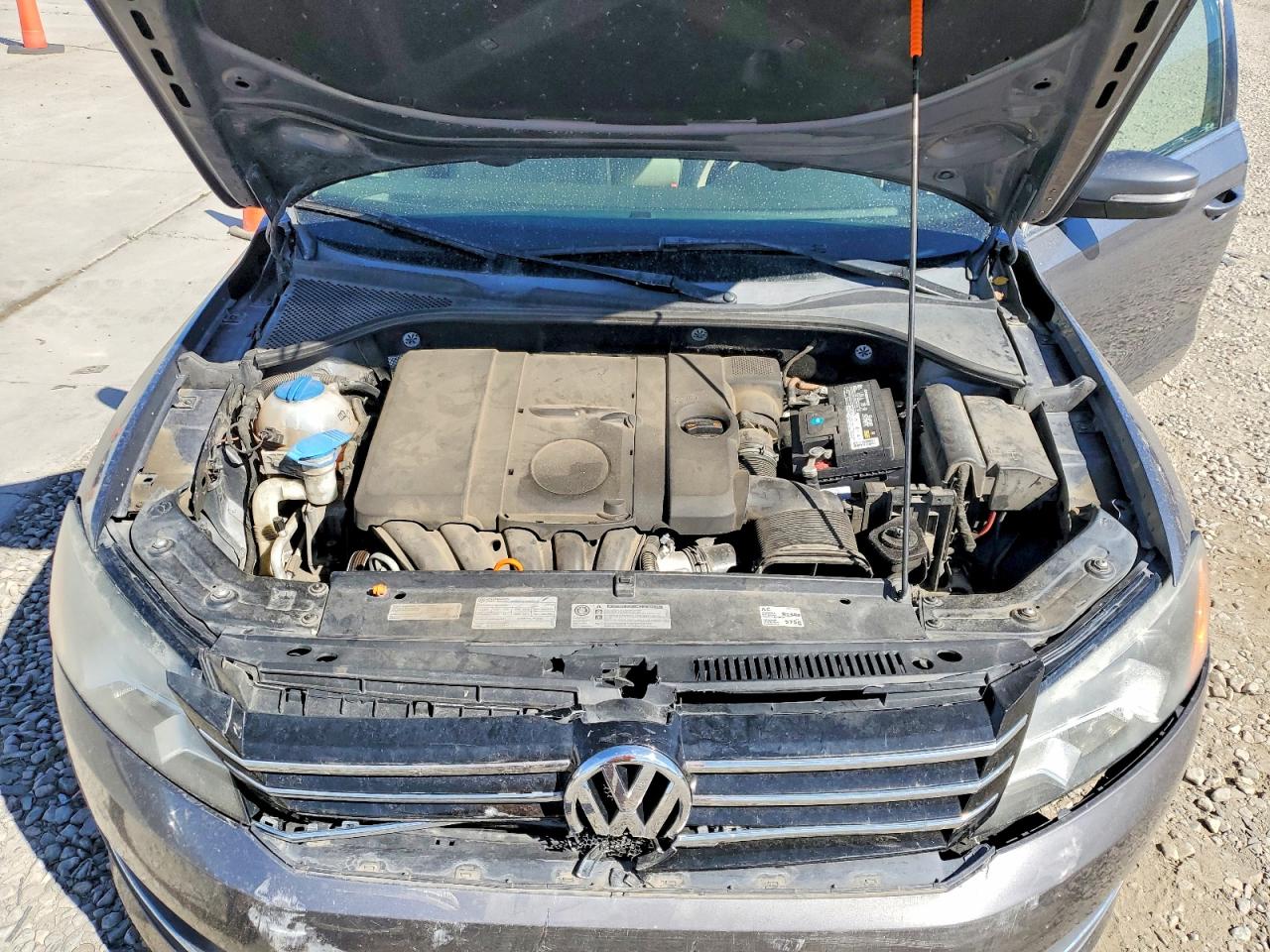 2013 Volkswagen Passat Se Gray vin: 1VWBP7A33DC014398