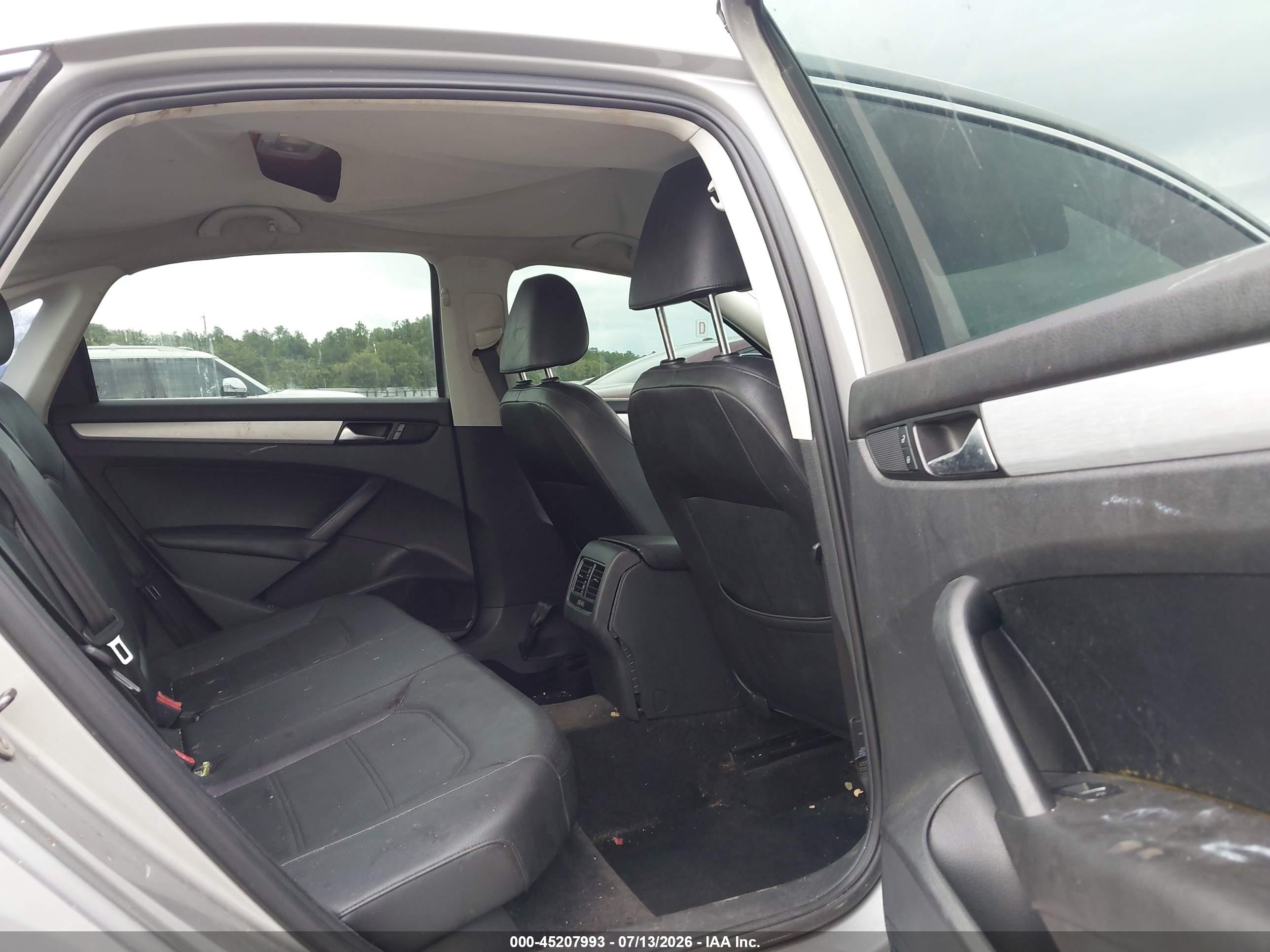 2013 Volkswagen Passat 2.5l Se Silver vin: 1VWBP7A33DC032397