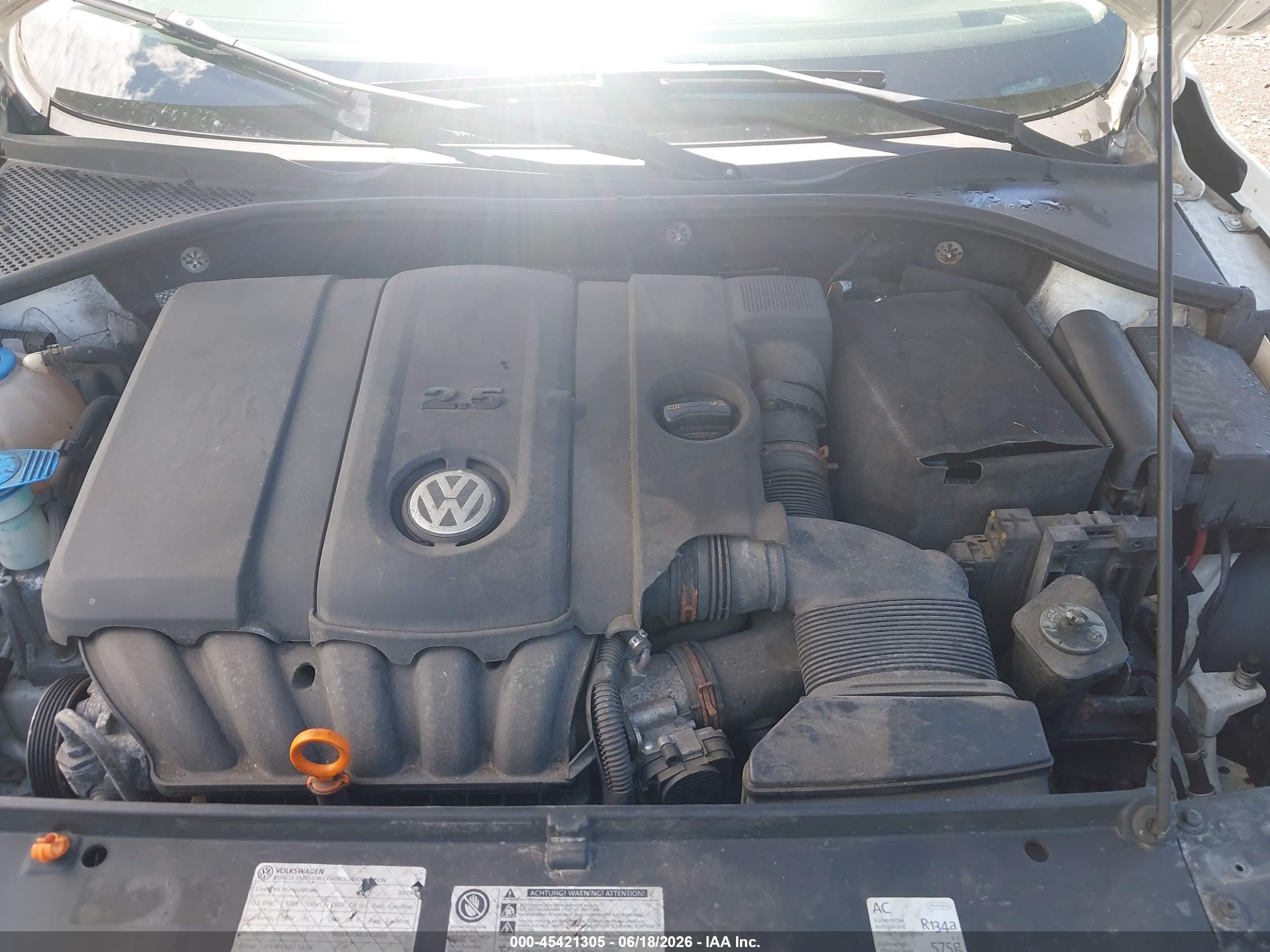 2013 Volkswagen Passat 2.5l Se White vin: 1VWBP7A33DC033792