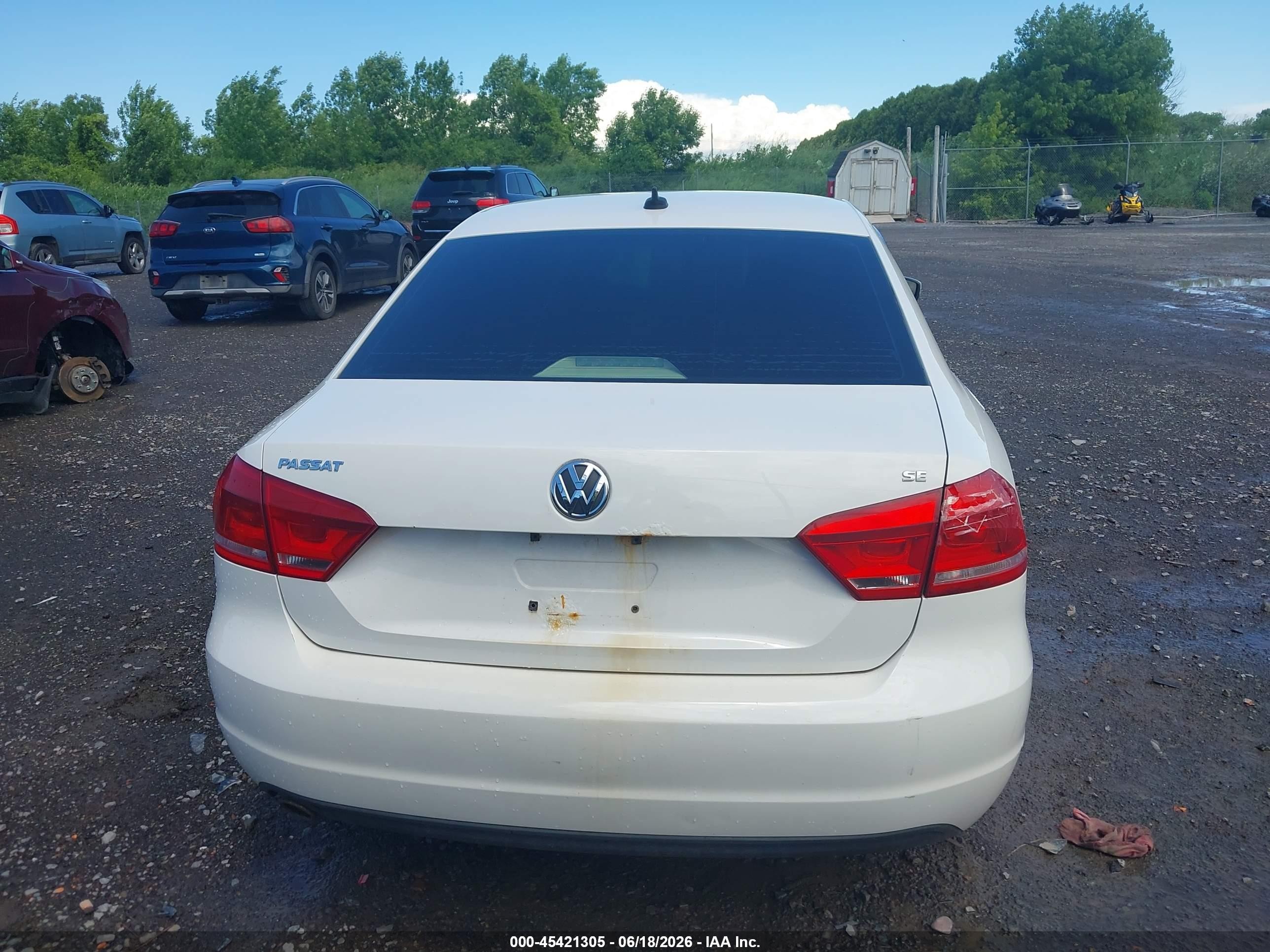 2013 Volkswagen Passat 2.5l Se White vin: 1VWBP7A33DC033792