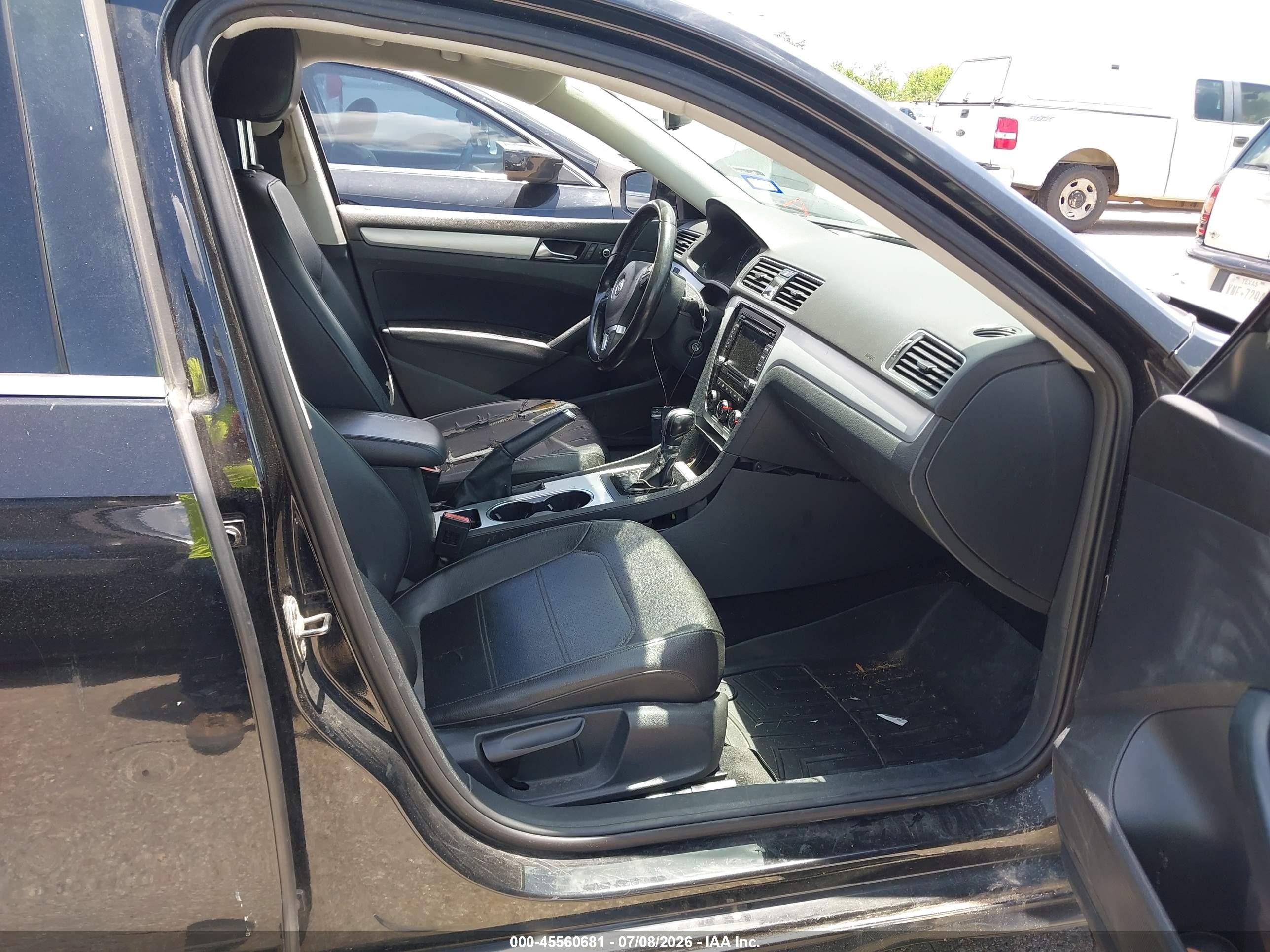 2013 Volkswagen Passat 2.5l Se Black vin: 1VWBP7A33DC037003