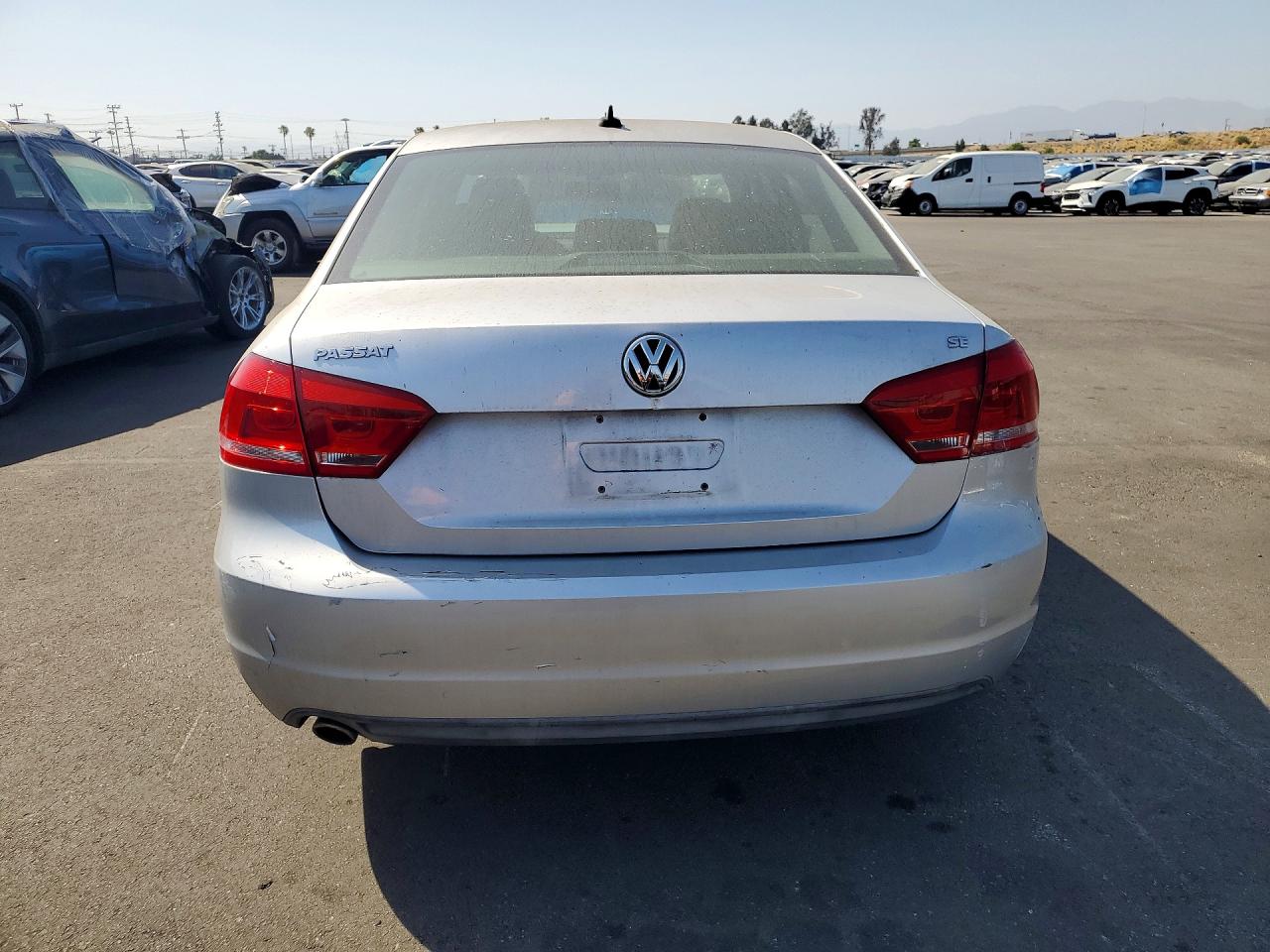 2013 Volkswagen Passat Se Silver vin: 1VWBP7A33DC042122
