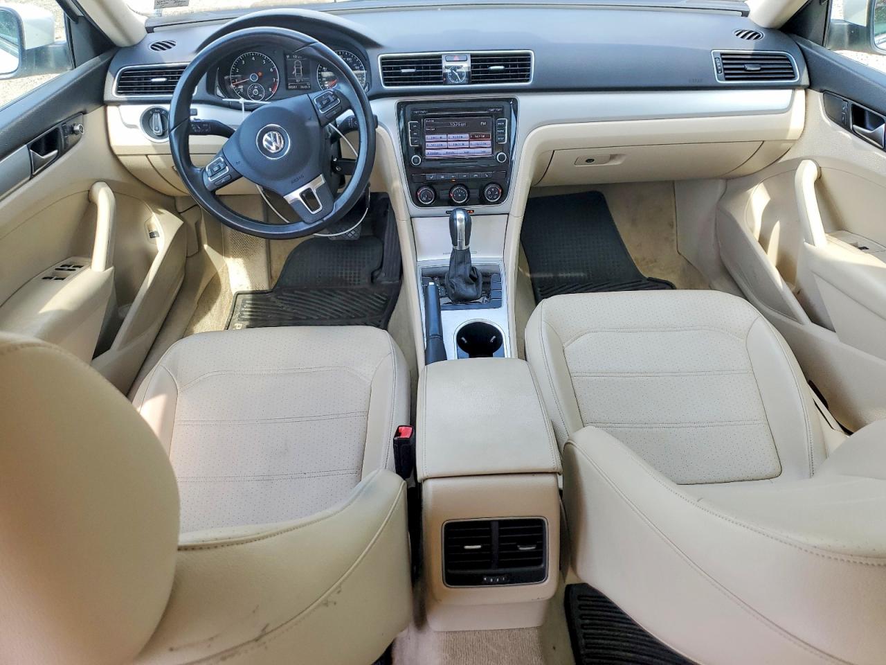 2013 Volkswagen Passat Se White vin: 1VWBP7A33DC046090