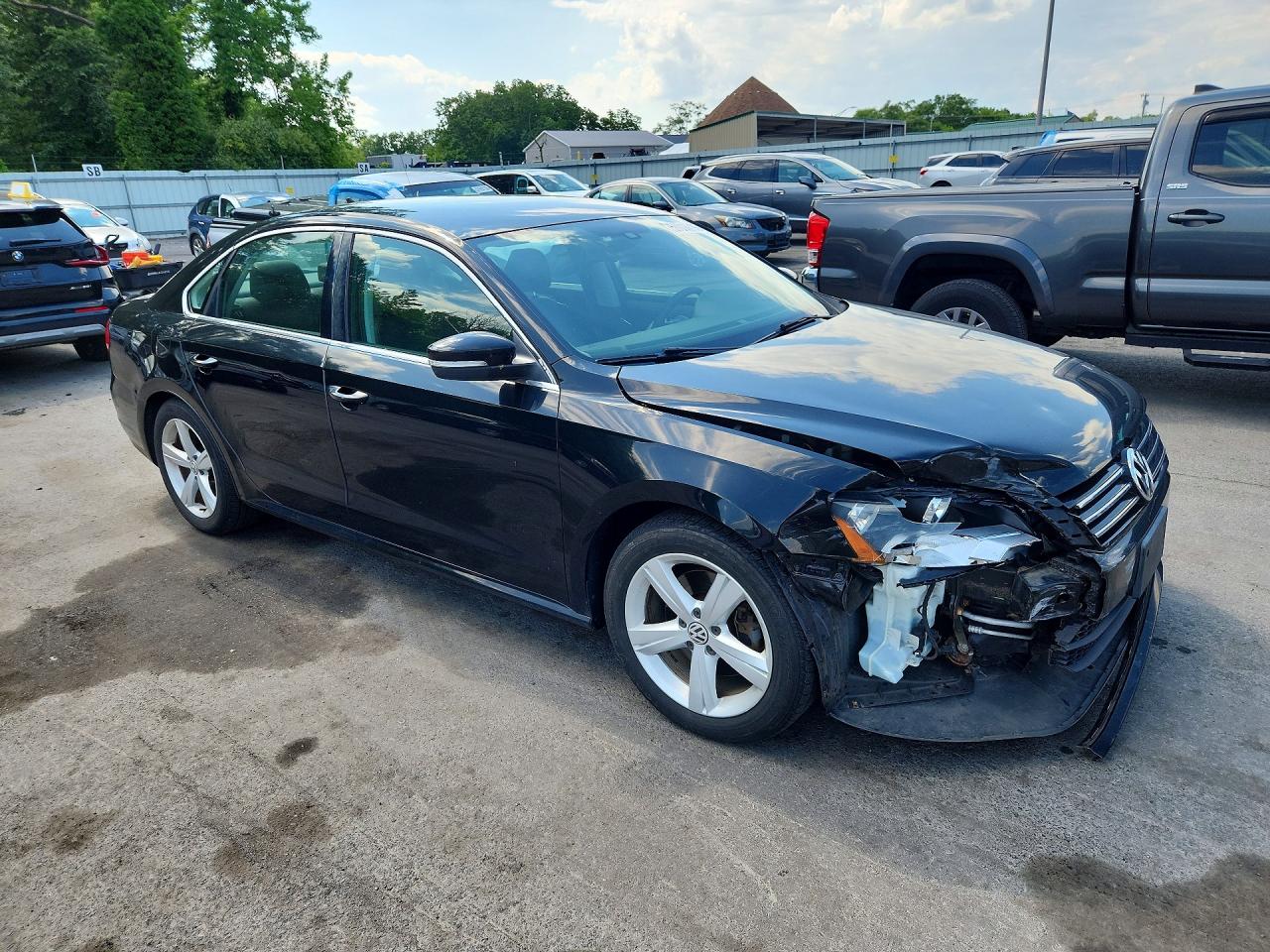 2013 Volkswagen Passat Se Black vin: 1VWBP7A33DC063665