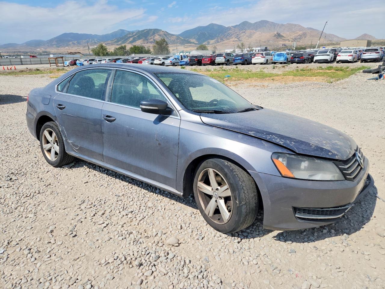 2013 Volkswagen Passat Se Blue vin: 1VWBP7A33DC067294