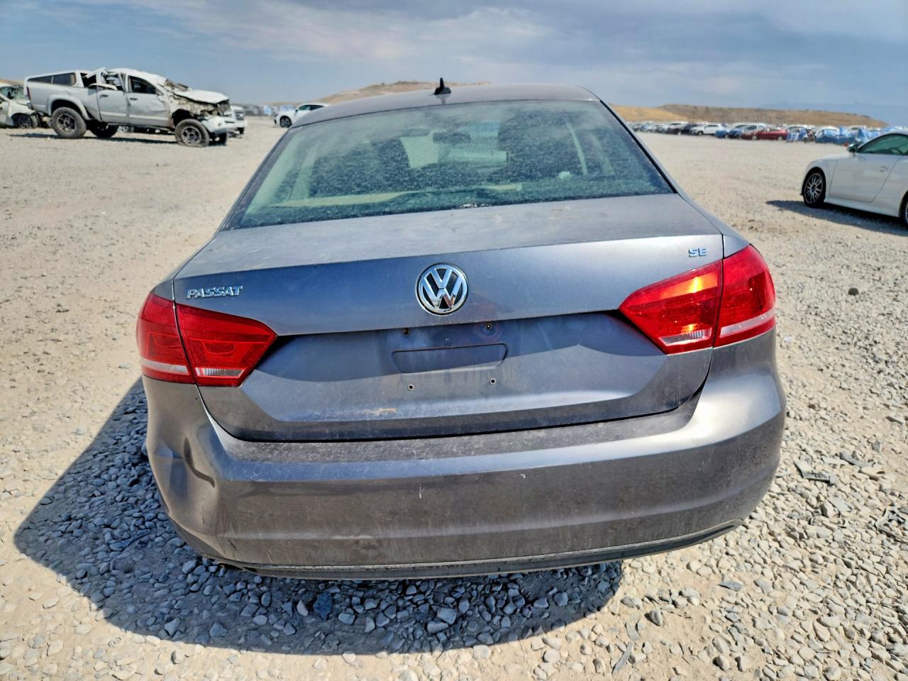 2013 Volkswagen Passat Se Blue vin: 1VWBP7A33DC067294