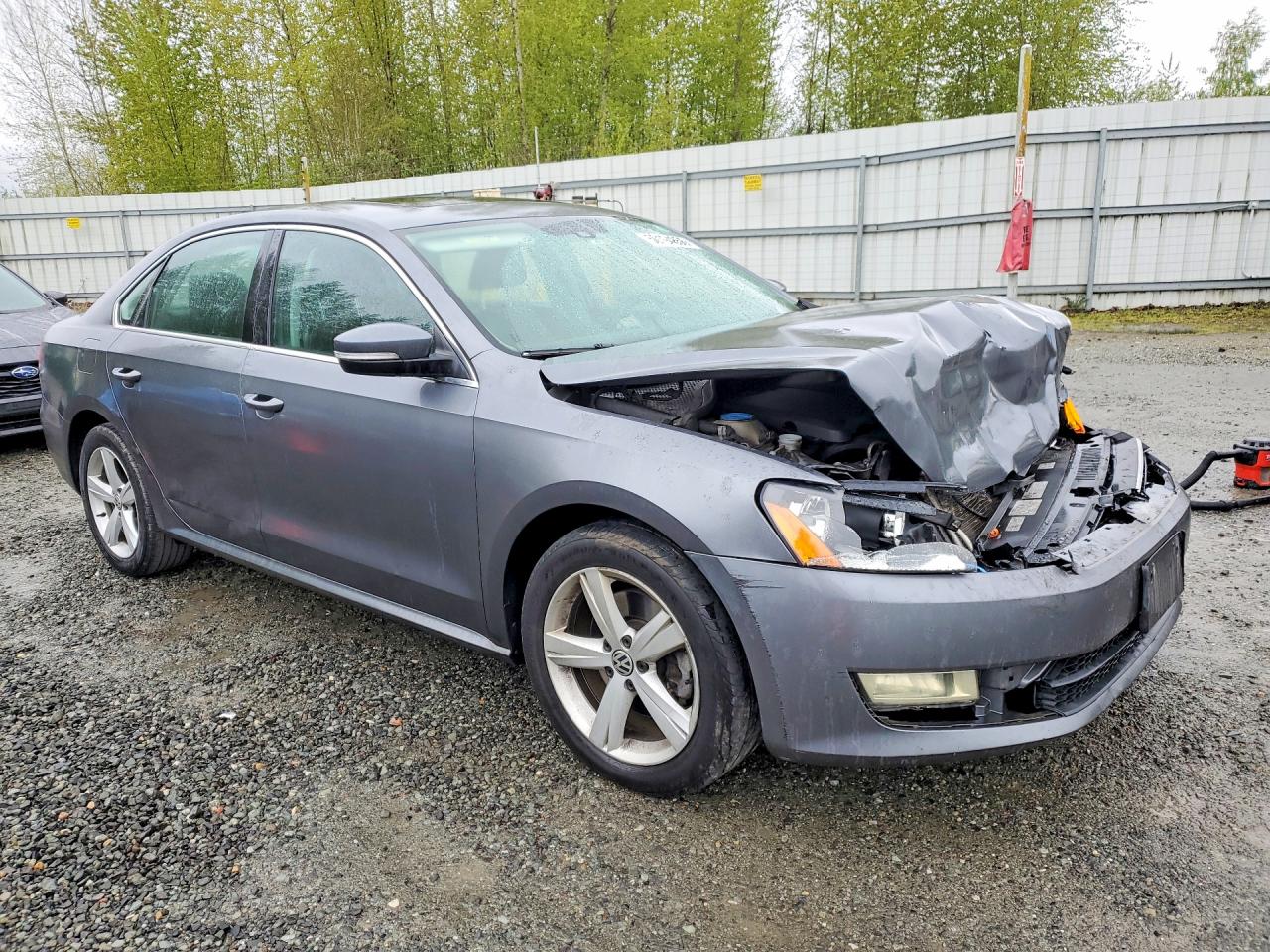 2013 Volkswagen Passat Se Серый vin: 1VWBP7A33DC070034