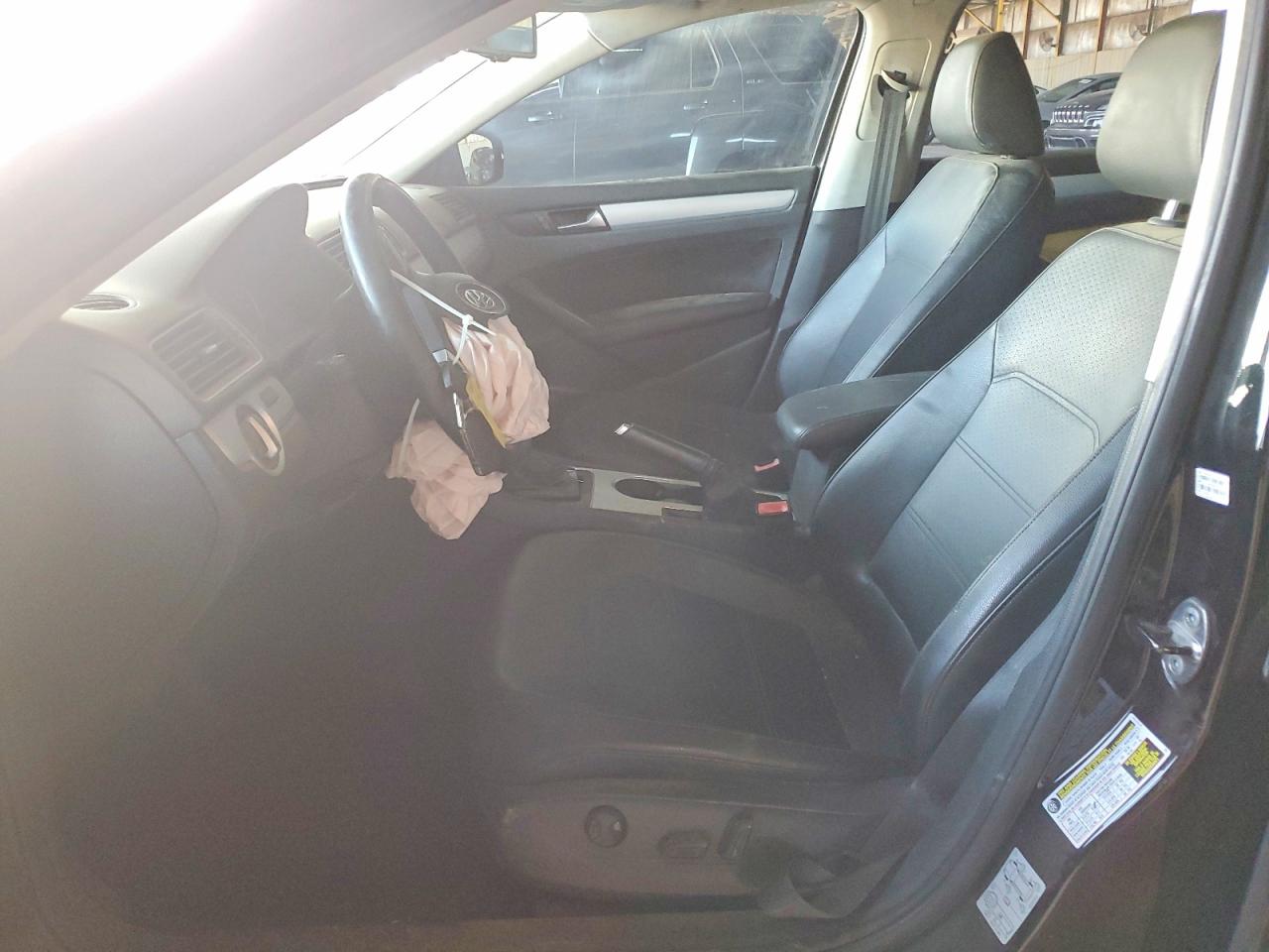 2013 Volkswagen Passat Se Black vin: 1VWBP7A33DC072141