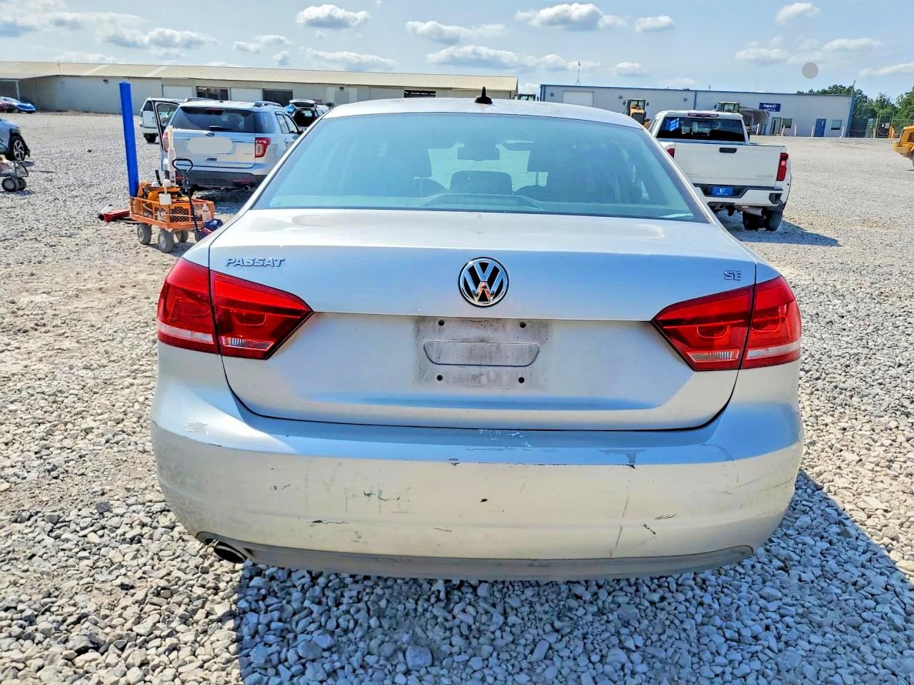 2013 Volkswagen Passat Se Silver vin: 1VWBP7A33DC100262
