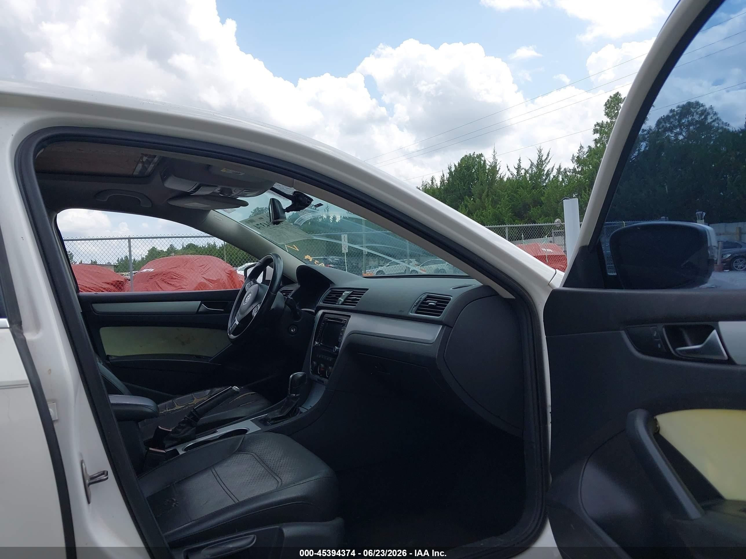 2013 Volkswagen Passat 2.5l Se White vin: 1VWBP7A33DC113691