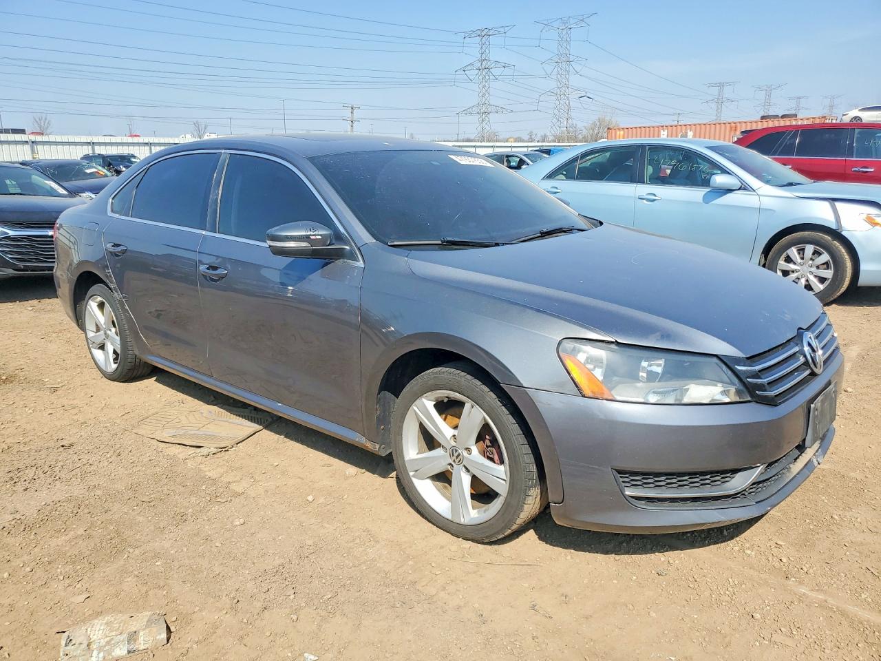 2013 Volkswagen Passat Se Gray vin: 1VWBP7A33DC117935