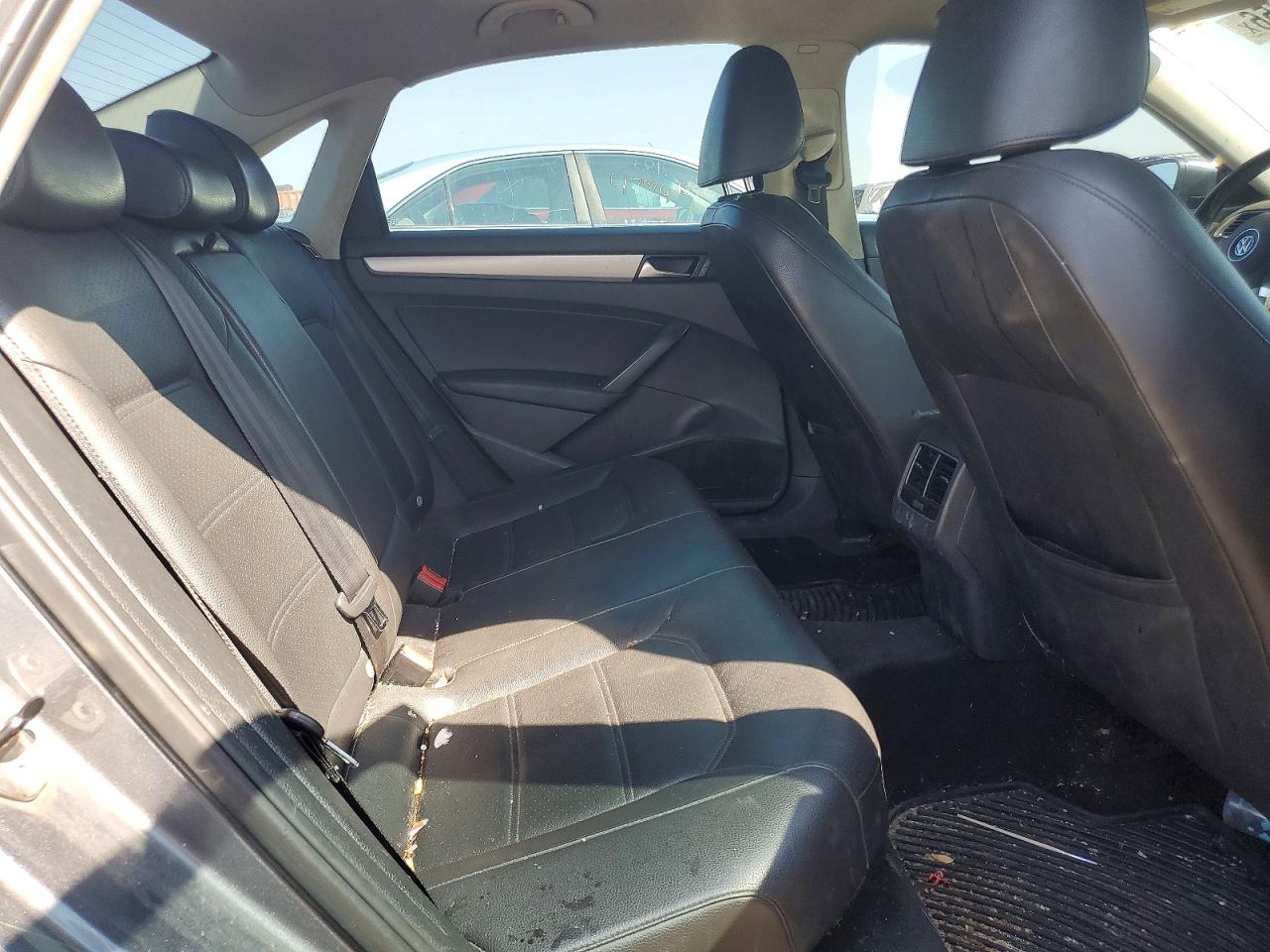 2013 Volkswagen Passat Se Gray vin: 1VWBP7A33DC117935