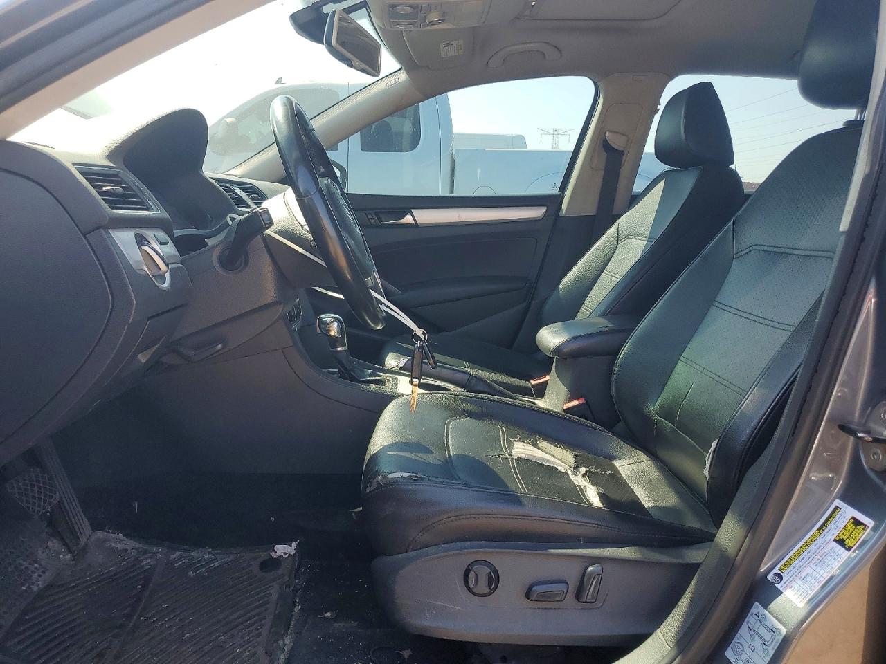 2013 Volkswagen Passat Se Gray vin: 1VWBP7A33DC117935