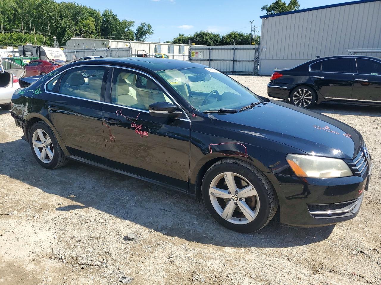 2013 Volkswagen Passat Se Black vin: 1VWBP7A33DC123430