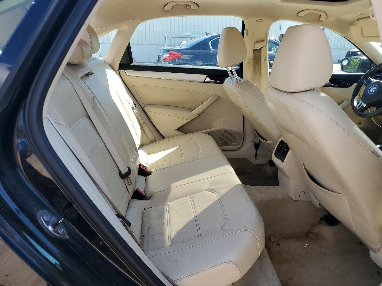 2013 Volkswagen Passat Se Black vin: 1VWBP7A33DC123430