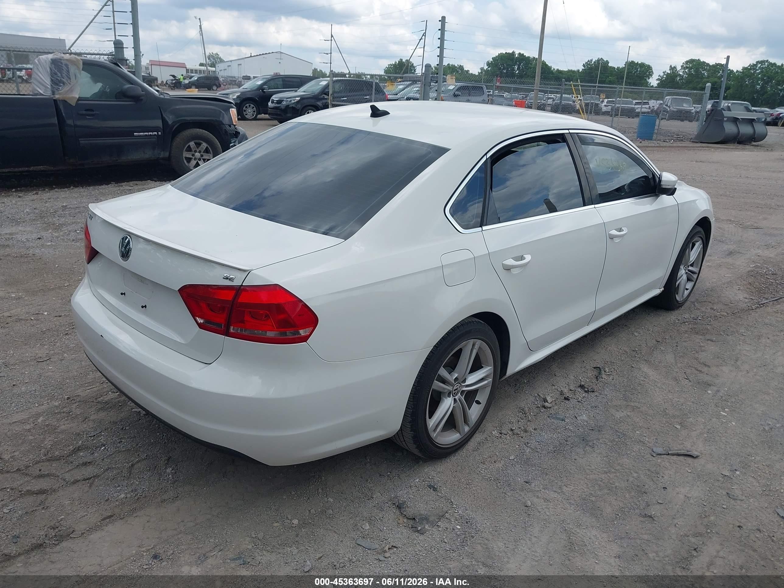 2014 Volkswagen Passat 2.5l Se White vin: 1VWBP7A33EC015374