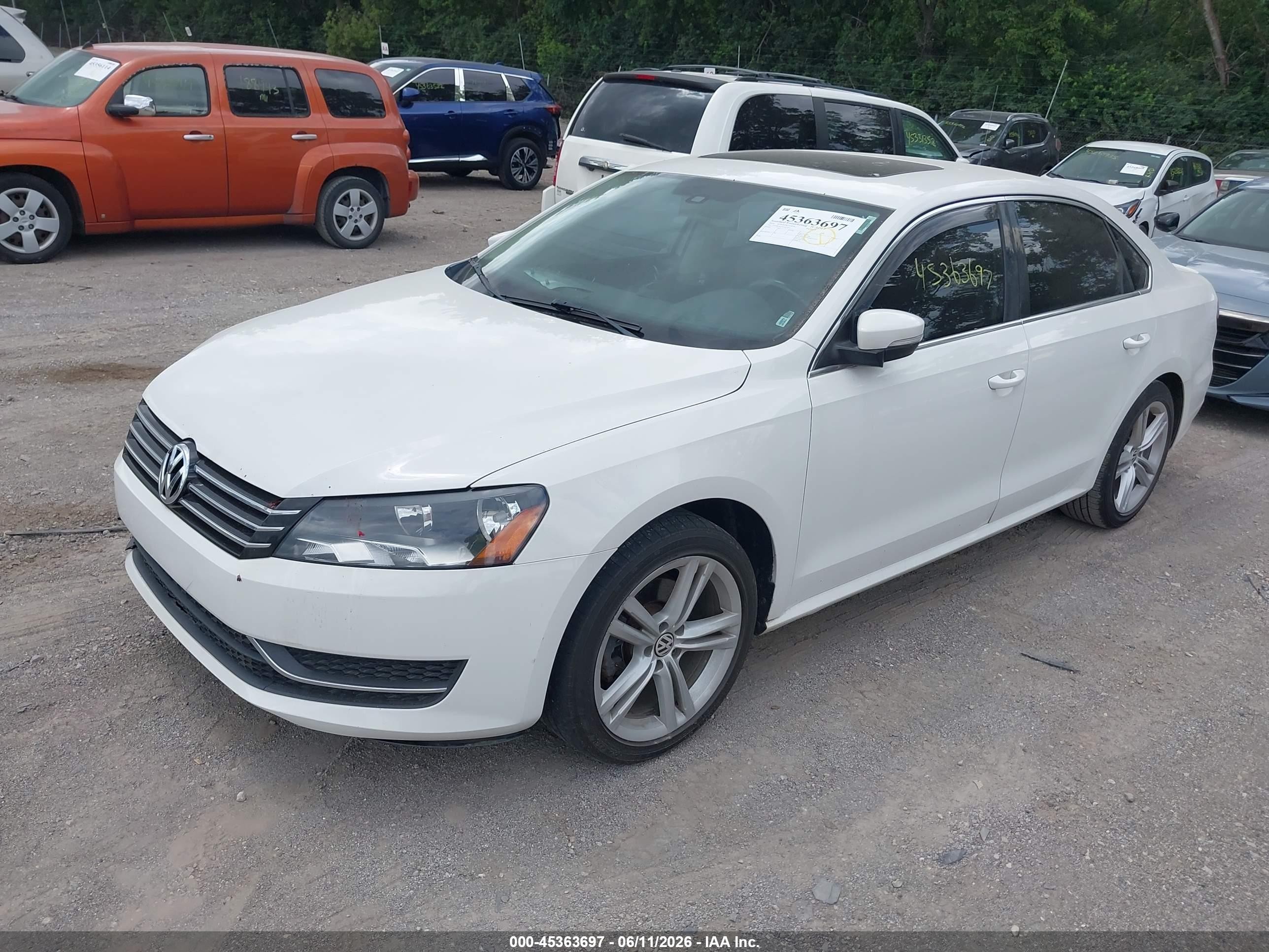 2014 Volkswagen Passat 2.5l Se White vin: 1VWBP7A33EC015374
