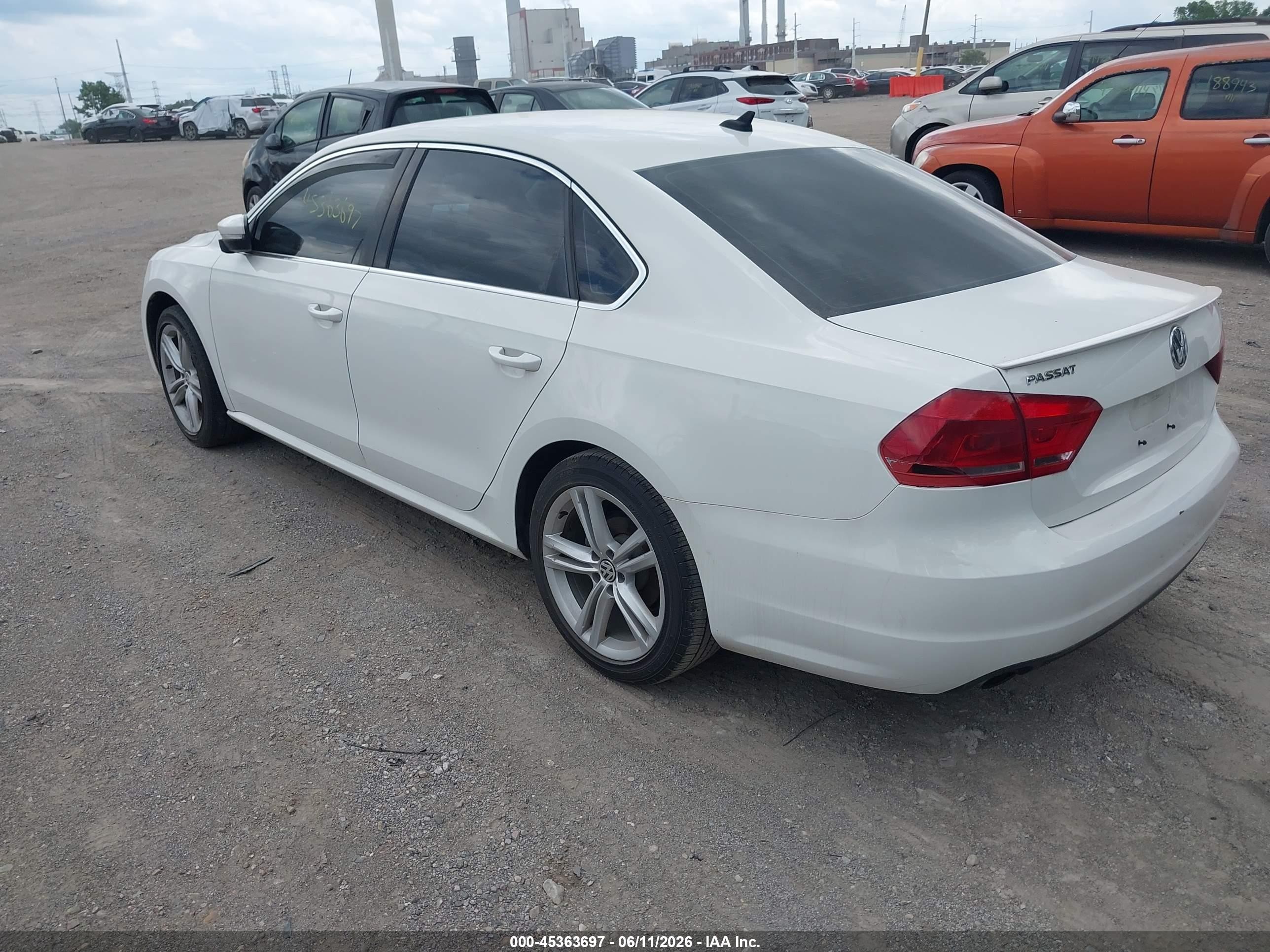 2014 Volkswagen Passat 2.5l Se White vin: 1VWBP7A33EC015374