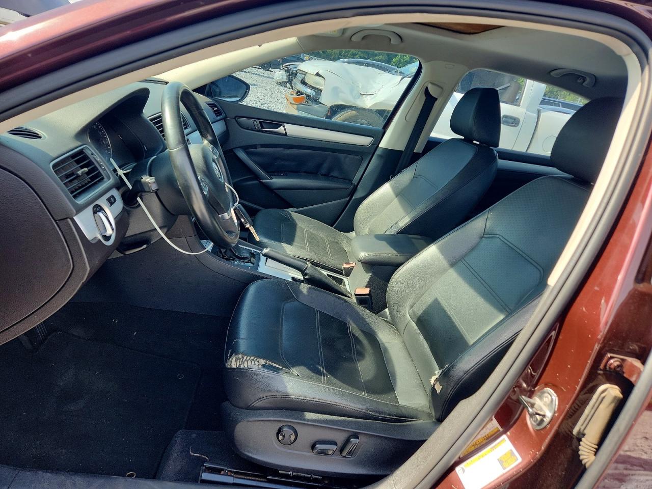 2012 Volkswagen Passat Se Burgundy vin: 1VWBP7A34CC007121