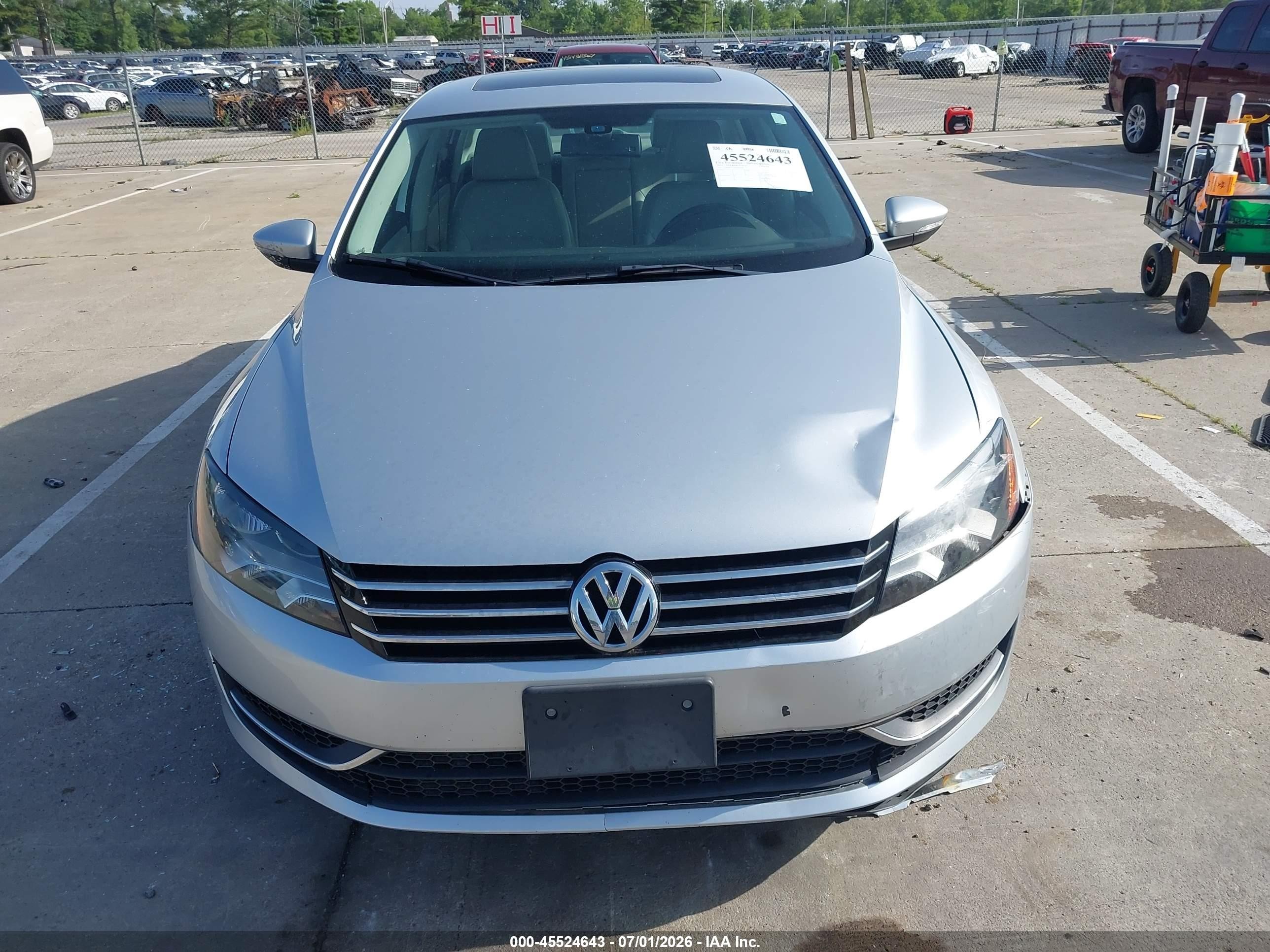 2012 Volkswagen Passat 2.5l Se Silver vin: 1VWBP7A34CC010102