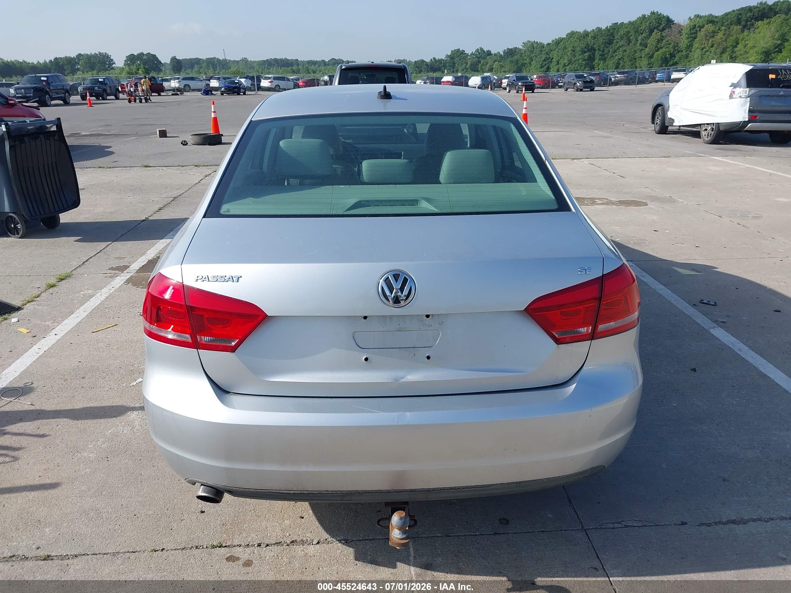 2012 Volkswagen Passat 2.5l Se Silver vin: 1VWBP7A34CC010102