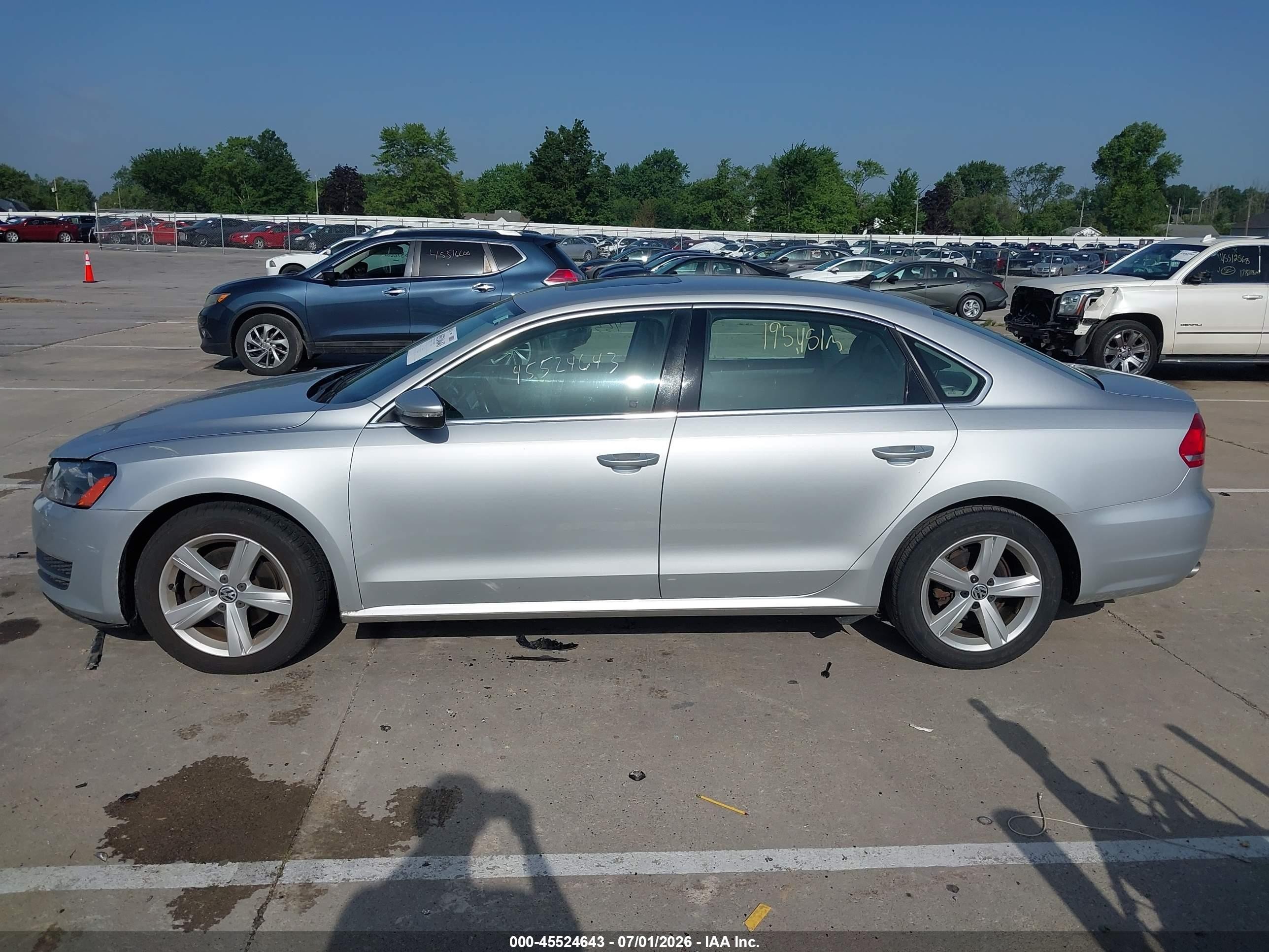 2012 Volkswagen Passat 2.5l Se Silver vin: 1VWBP7A34CC010102