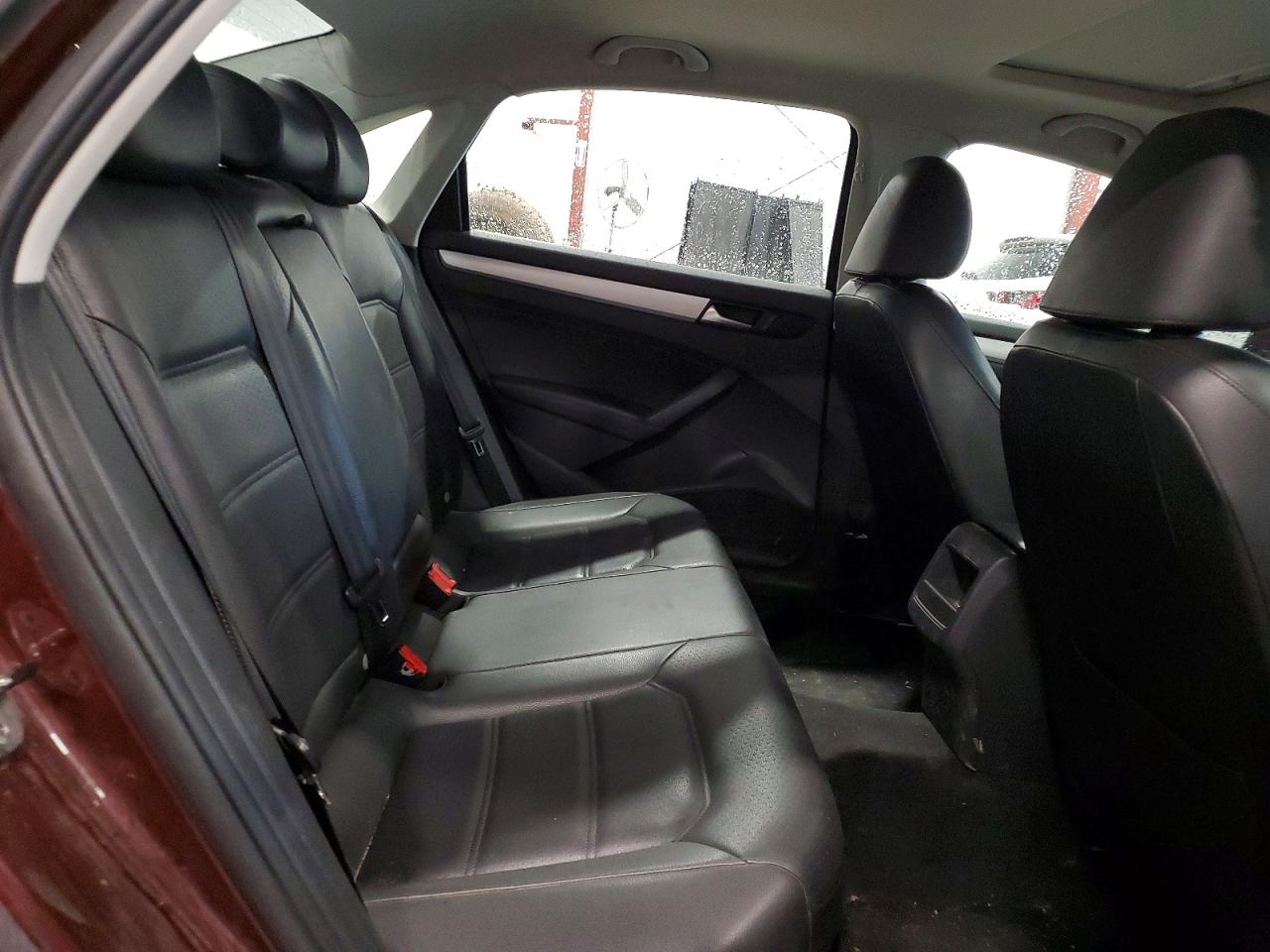 2012 Volkswagen Passat Maroon vin: 1VWBP7A34CC020192