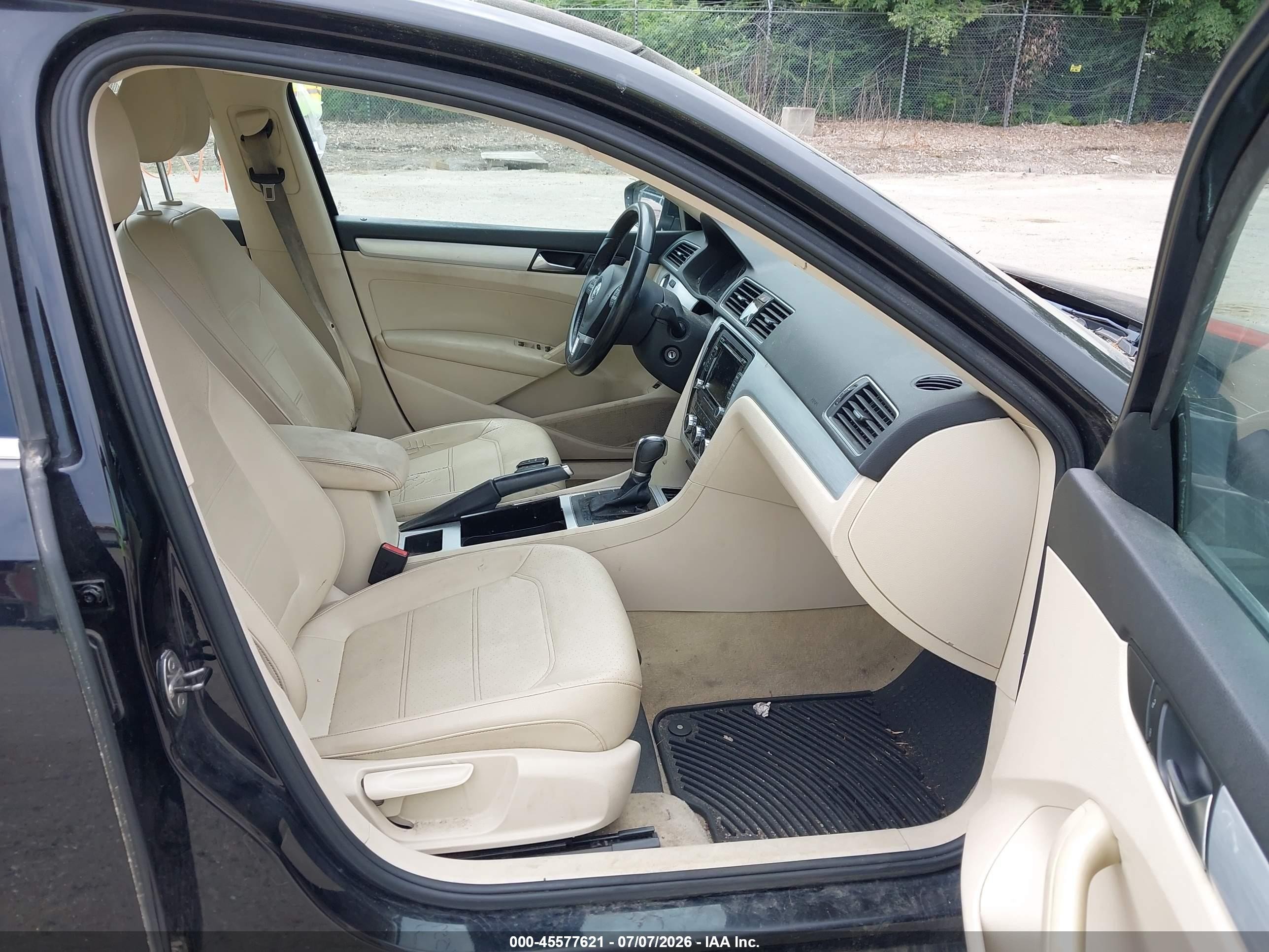 2012 Volkswagen Passat 2.5l Se Black vin: 1VWBP7A34CC023366