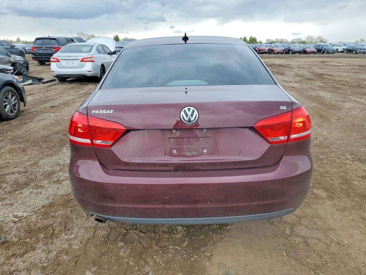 2012 Volkswagen Passat Se Maroon vin: 1VWBP7A34CC039826