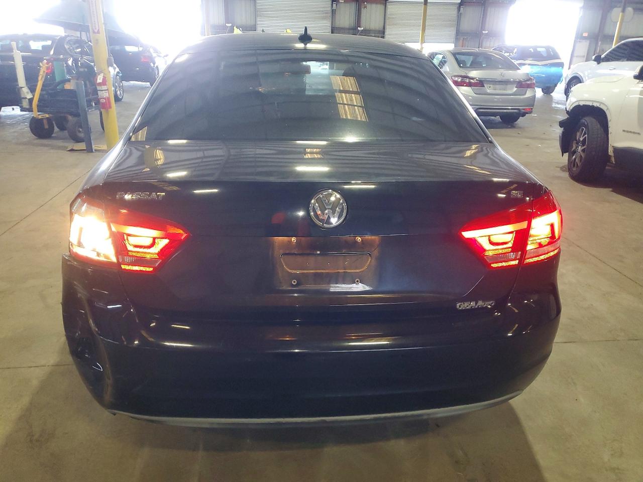 2012 Volkswagen Passat Se Black vin: 1VWBP7A34CC060255