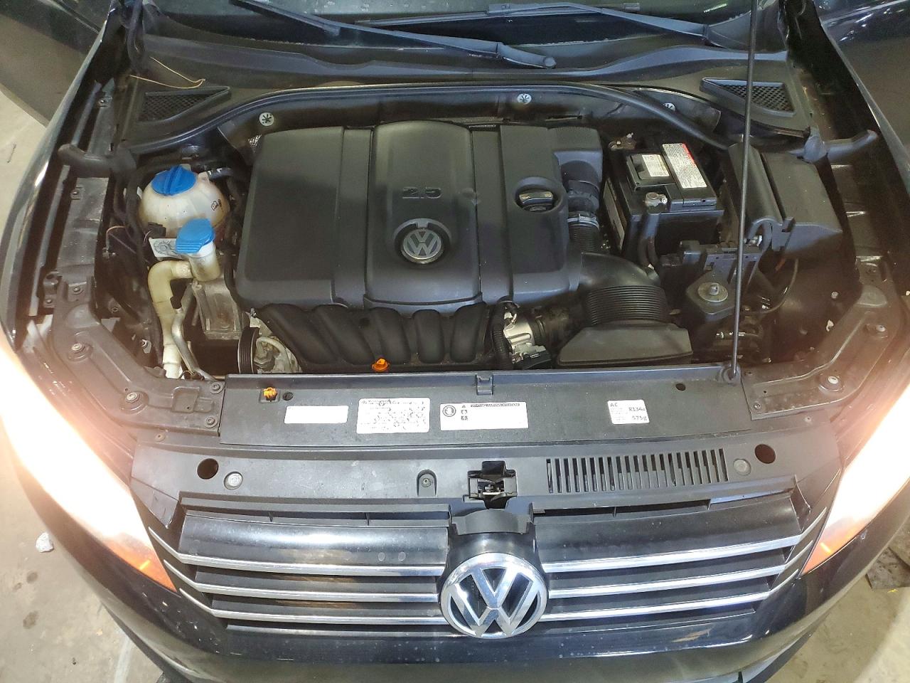 2012 Volkswagen Passat Se Black vin: 1VWBP7A34CC060255