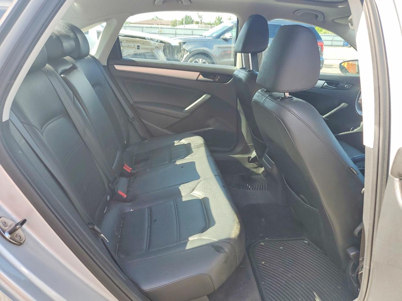 2012 Volkswagen Passat Se Silver vin: 1VWBP7A34CC089271