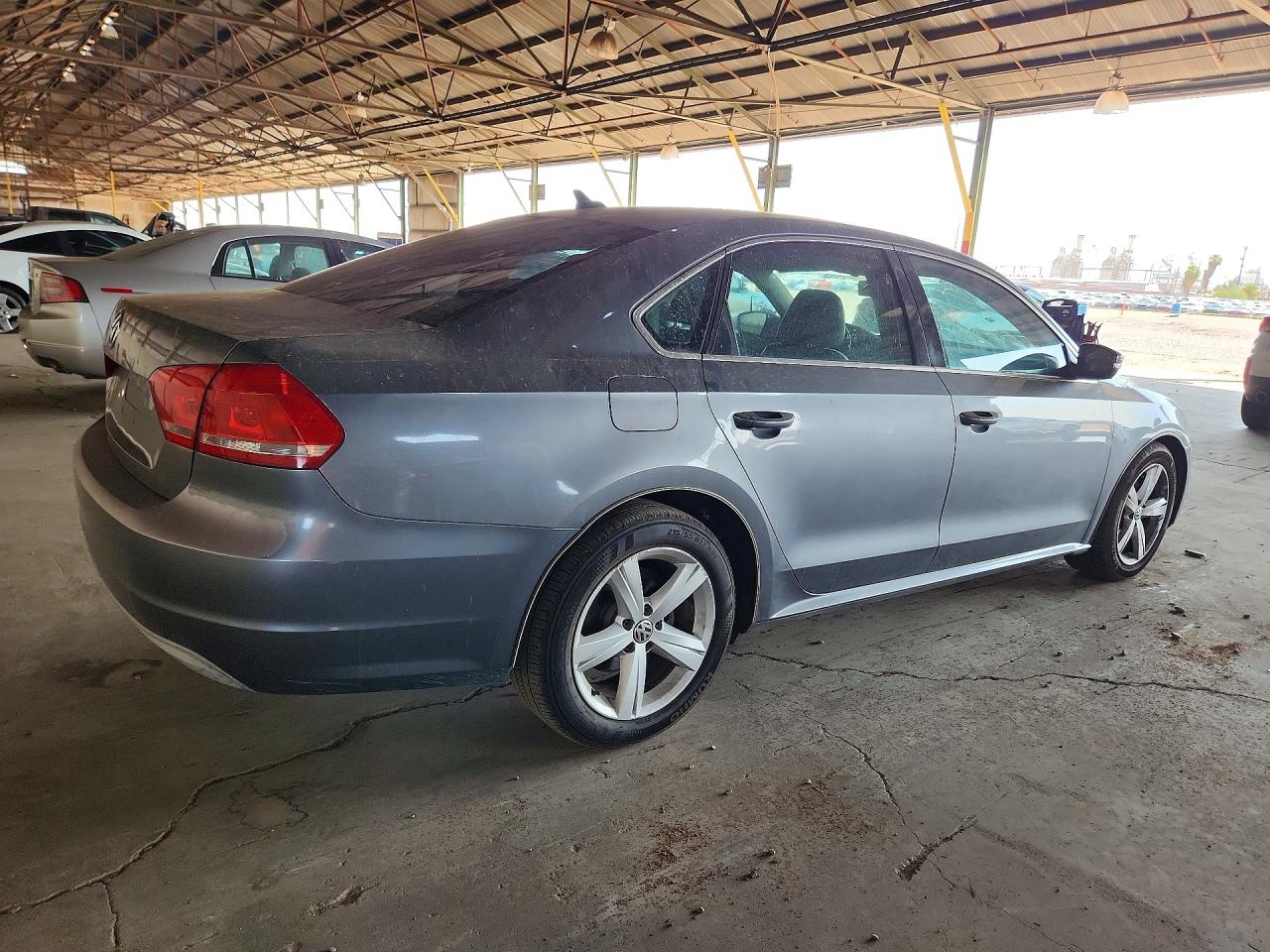 2013 Volkswagen Passat Se Gray vin: 1VWBP7A34DC009730