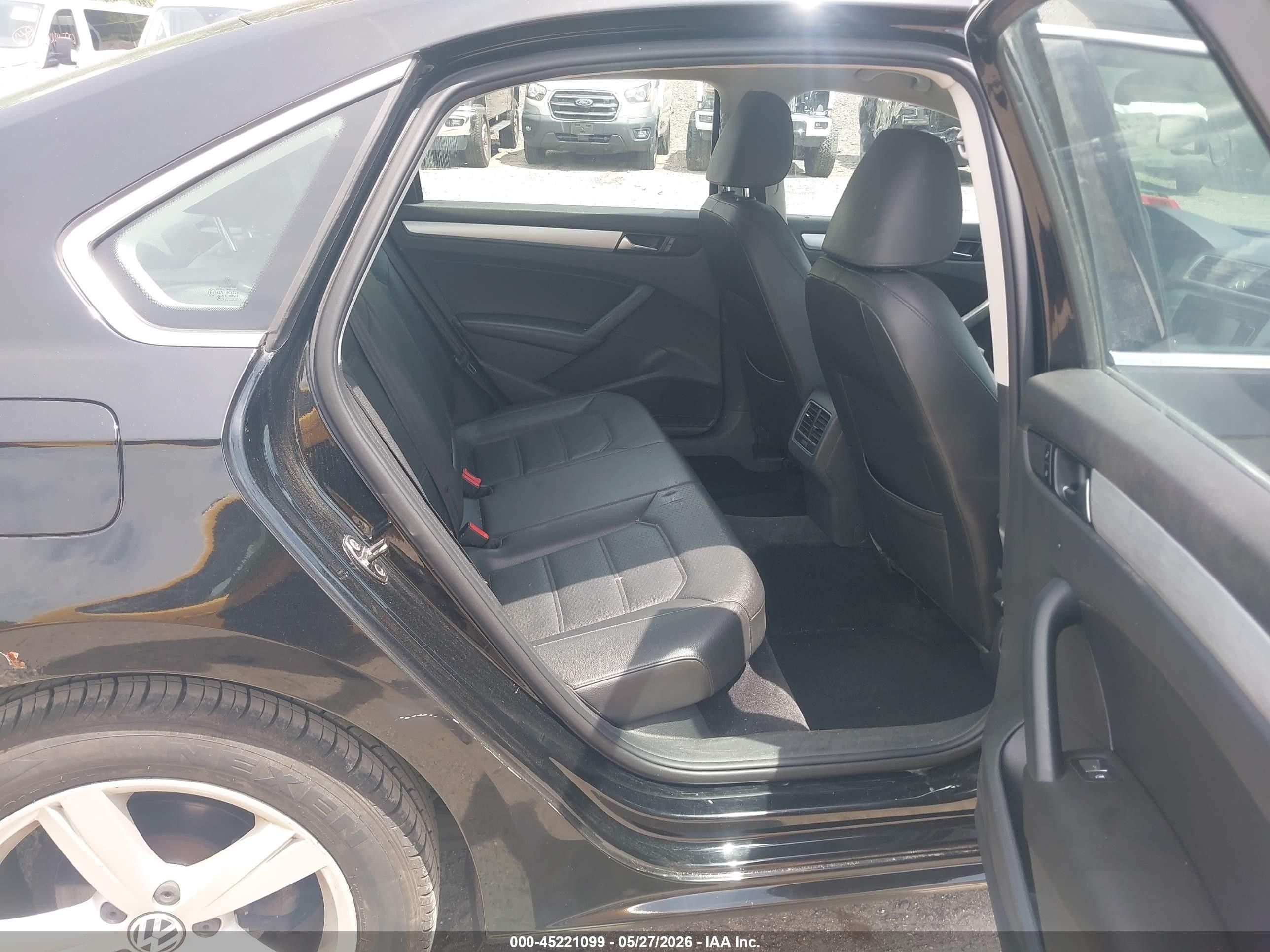 2013 Volkswagen Passat 2.5l Se Black vin: 1VWBP7A34DC016287