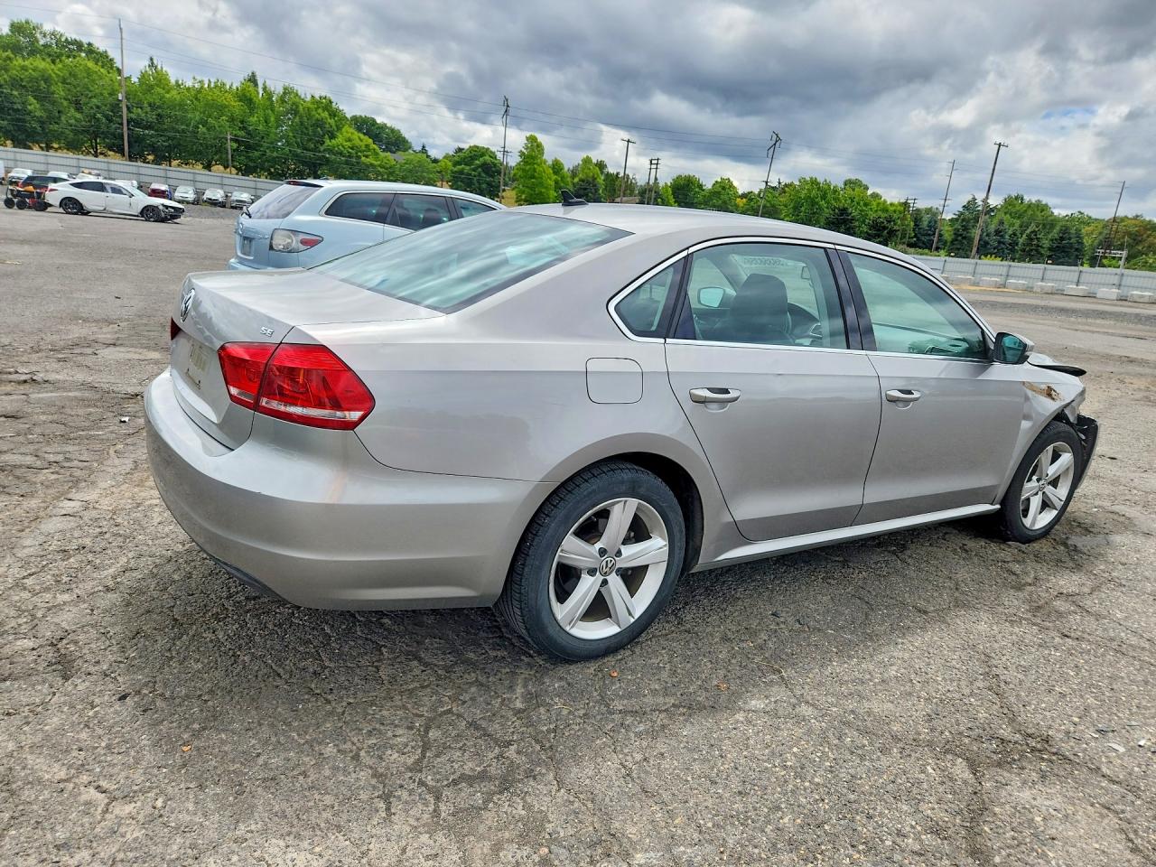 2013 Volkswagen Passat Se Silver vin: 1VWBP7A34DC018797